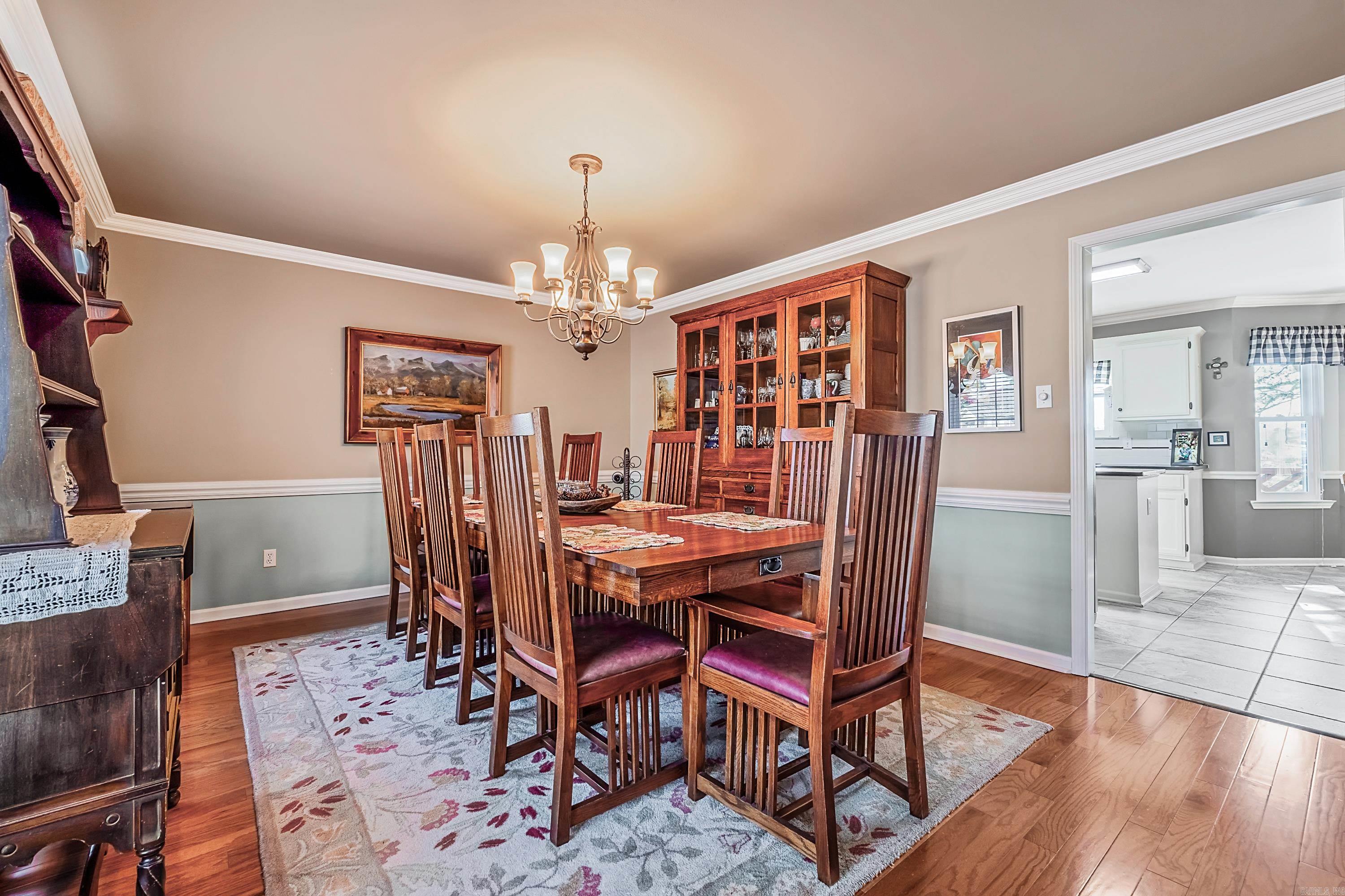 SECLUDED HILLS - Residential