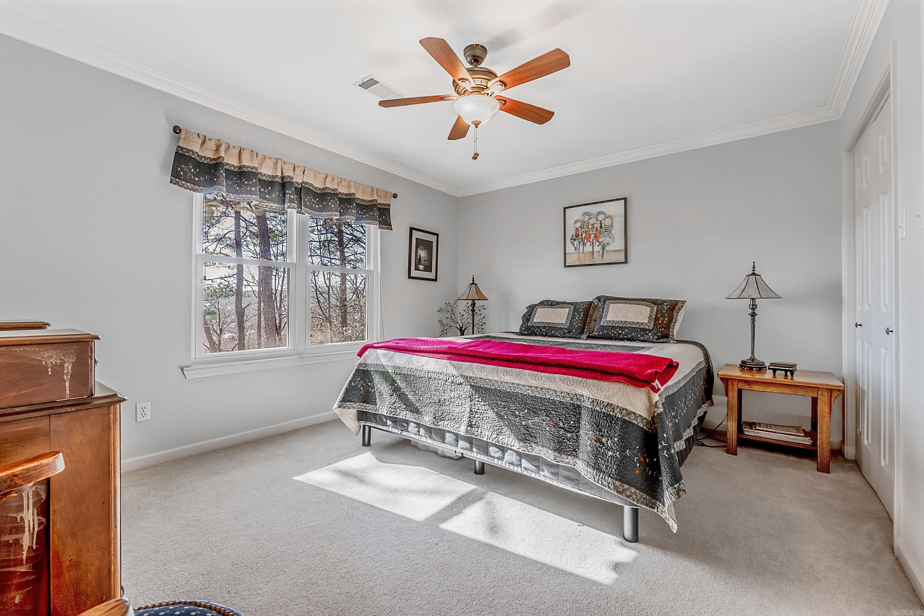 SECLUDED HILLS - Residential