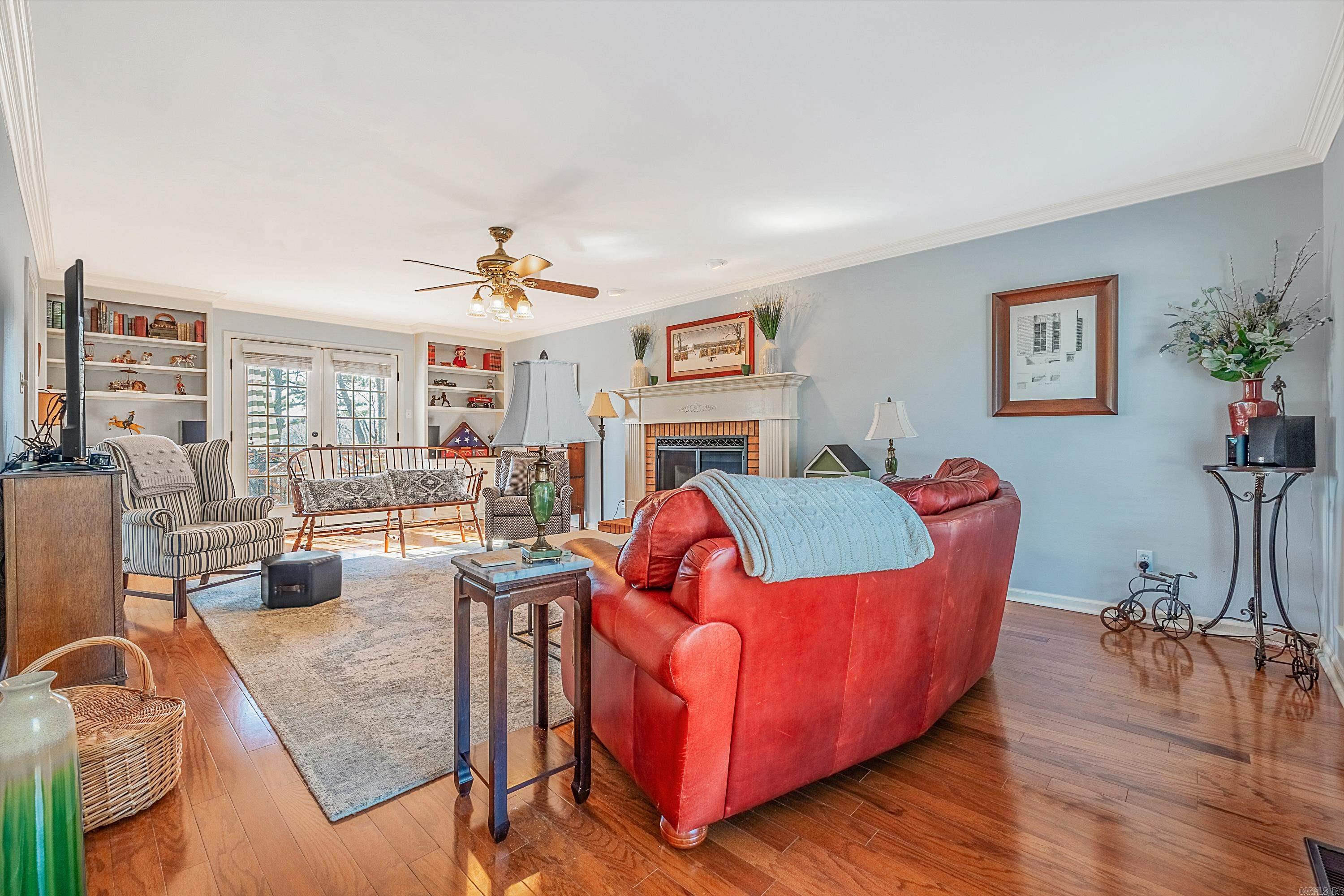 SECLUDED HILLS - Residential