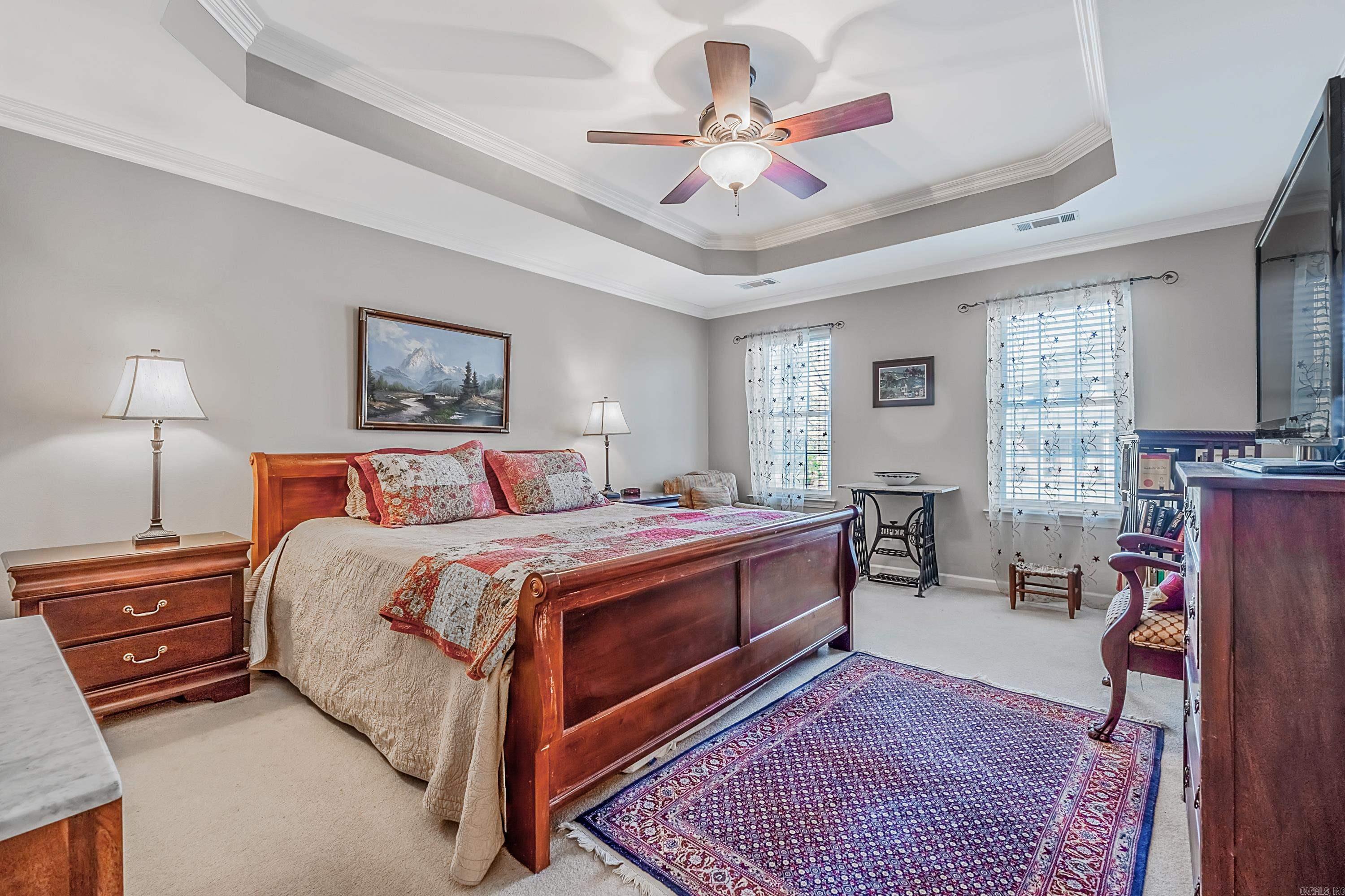 SECLUDED HILLS - Residential