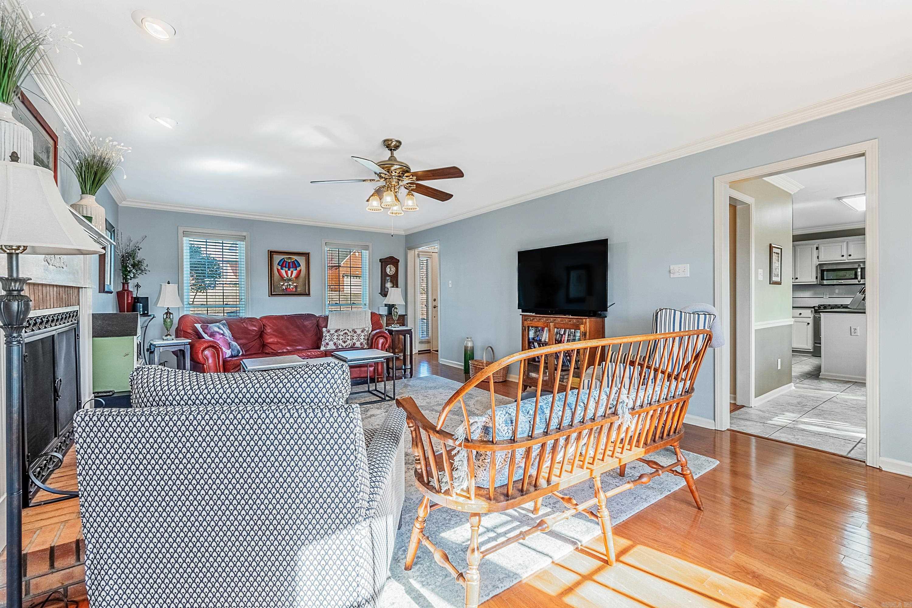 SECLUDED HILLS - Residential