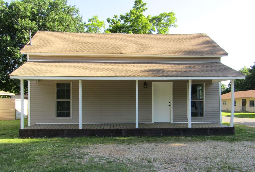 Affordable, recently remodeled 2-bedroom home. Updated 2-Bedroom, 1 Bath house located in a well-established neighborhood. Remodeled with modern finishes, comfortable, and functional layout. Perfect for first time home buyers or as an investment property. Convenient location with easy access to nearby amenities. A great opportunity to own a move-in ready home at an affordable price!