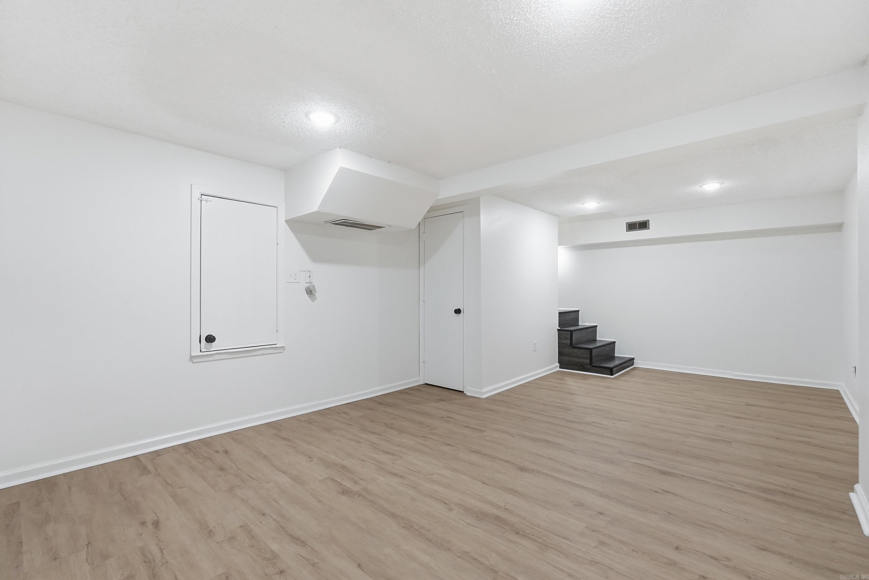 BARROW JOHN - Residential