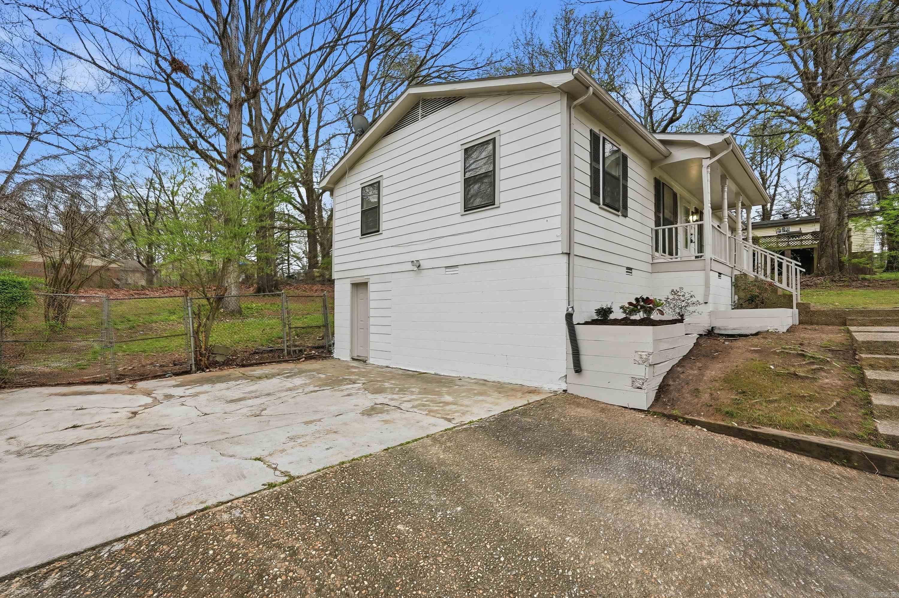 BARROW JOHN - Residential