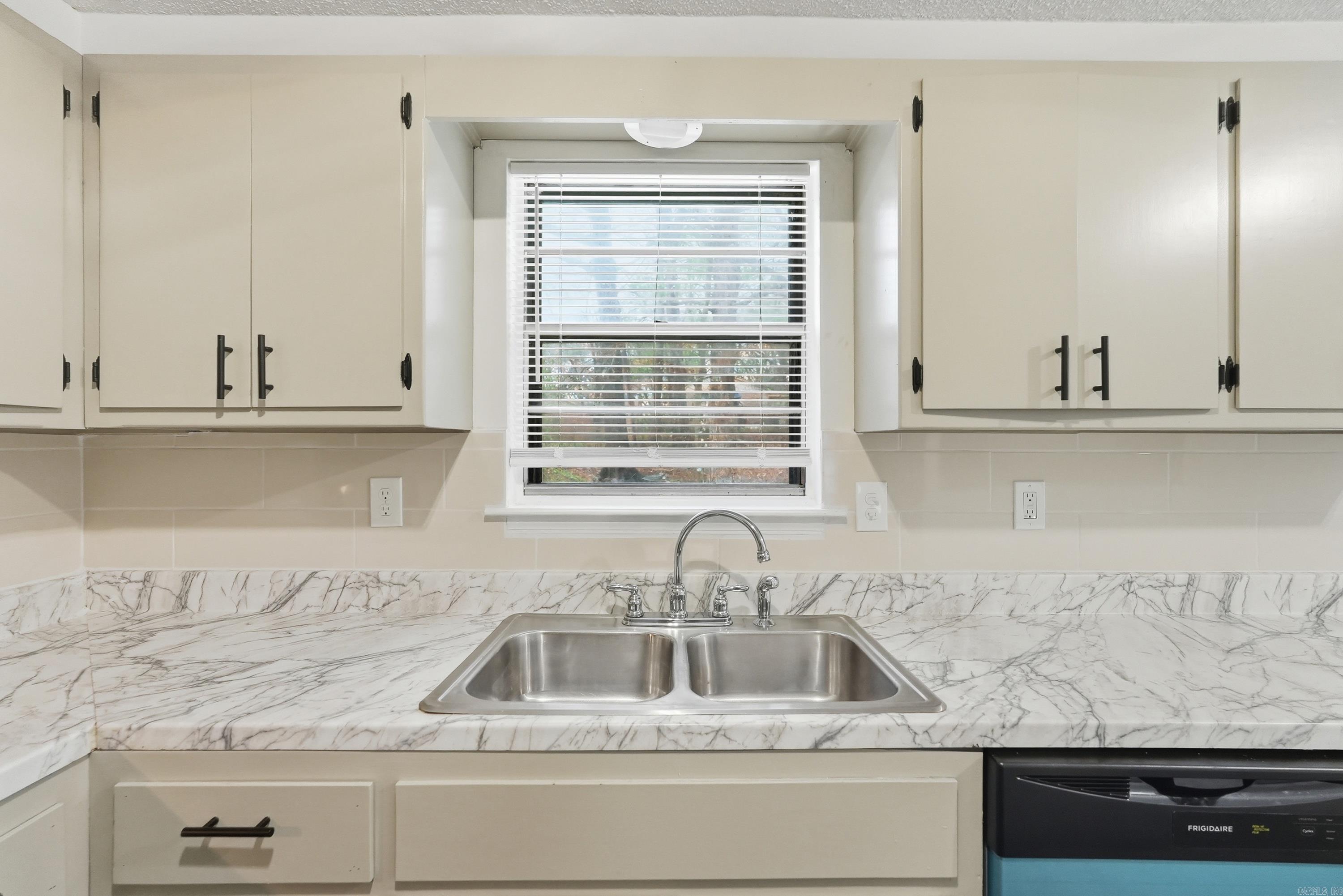 BARROW JOHN - Residential