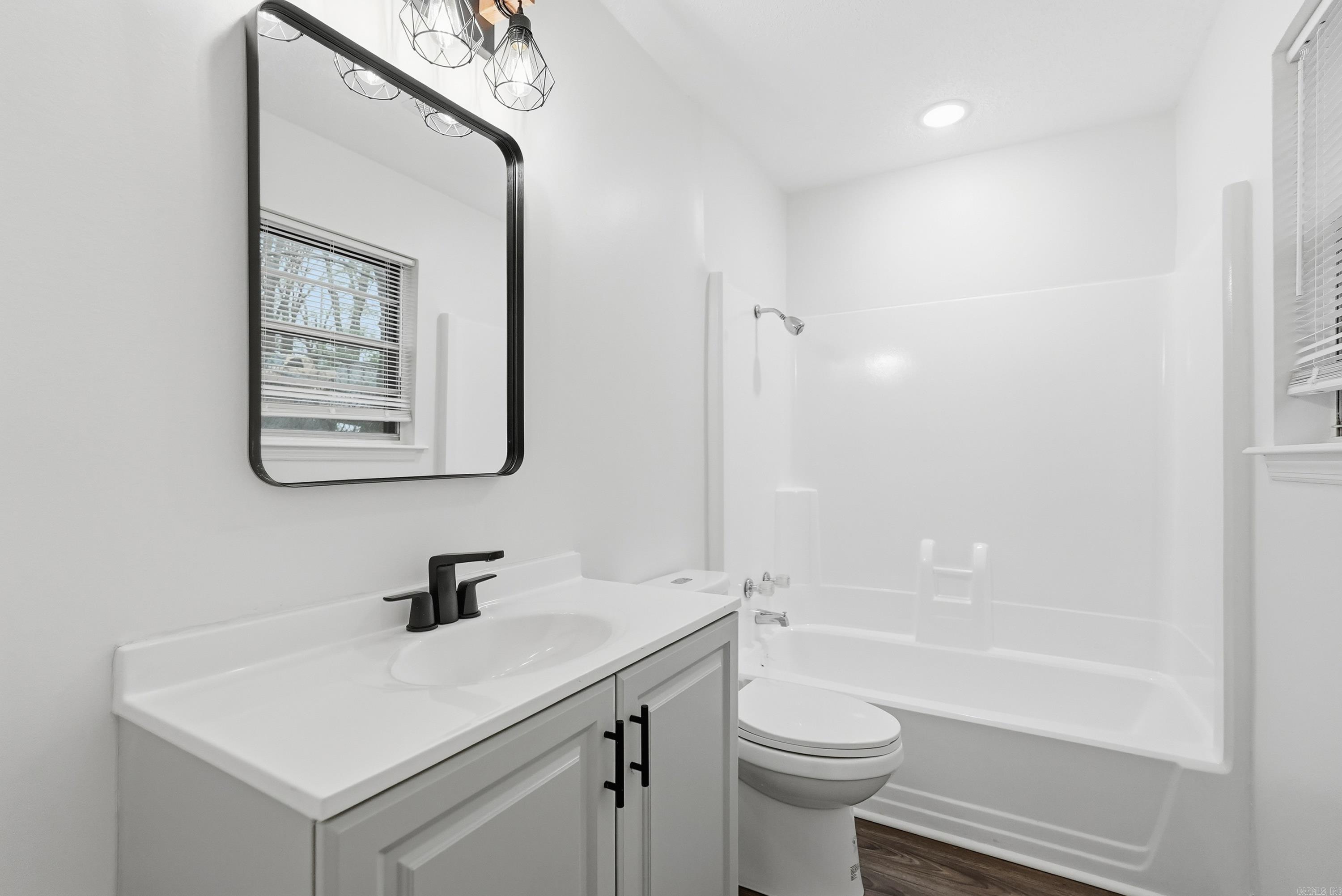 BARROW JOHN - Residential