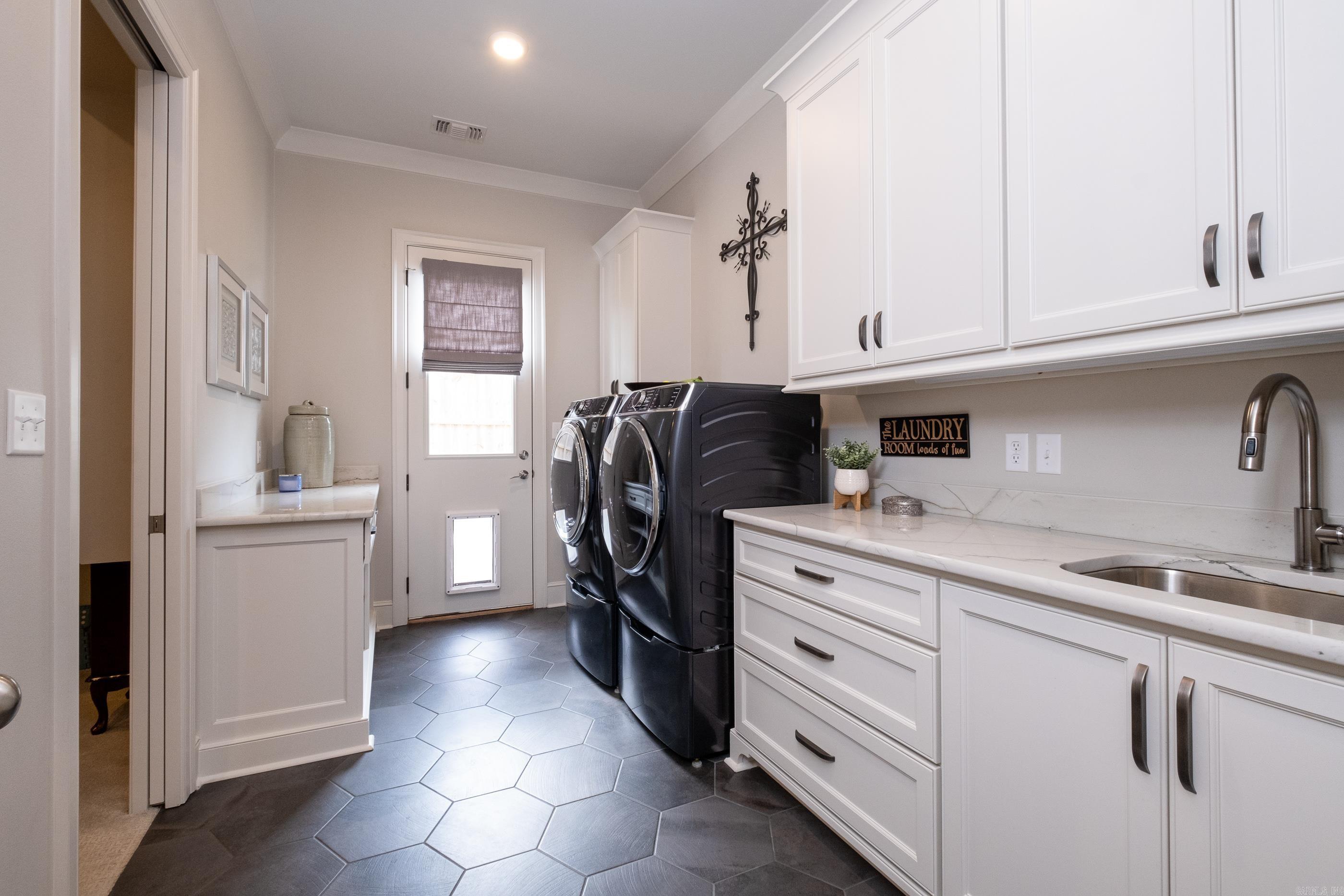 CHENAL VALLEY "FALSTONE COURT" - Residential