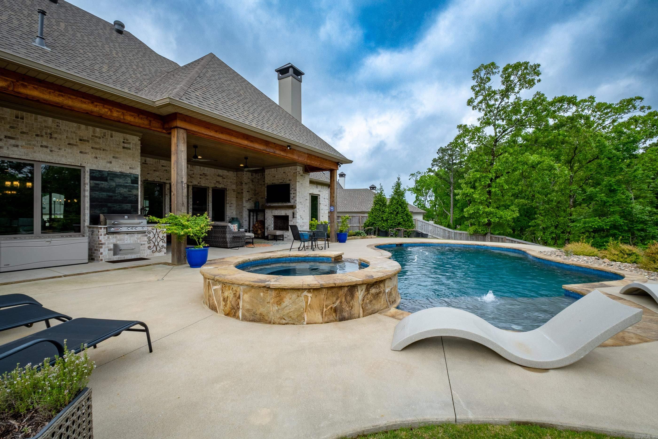 CHENAL VALLEY "FALSTONE COURT" - Residential