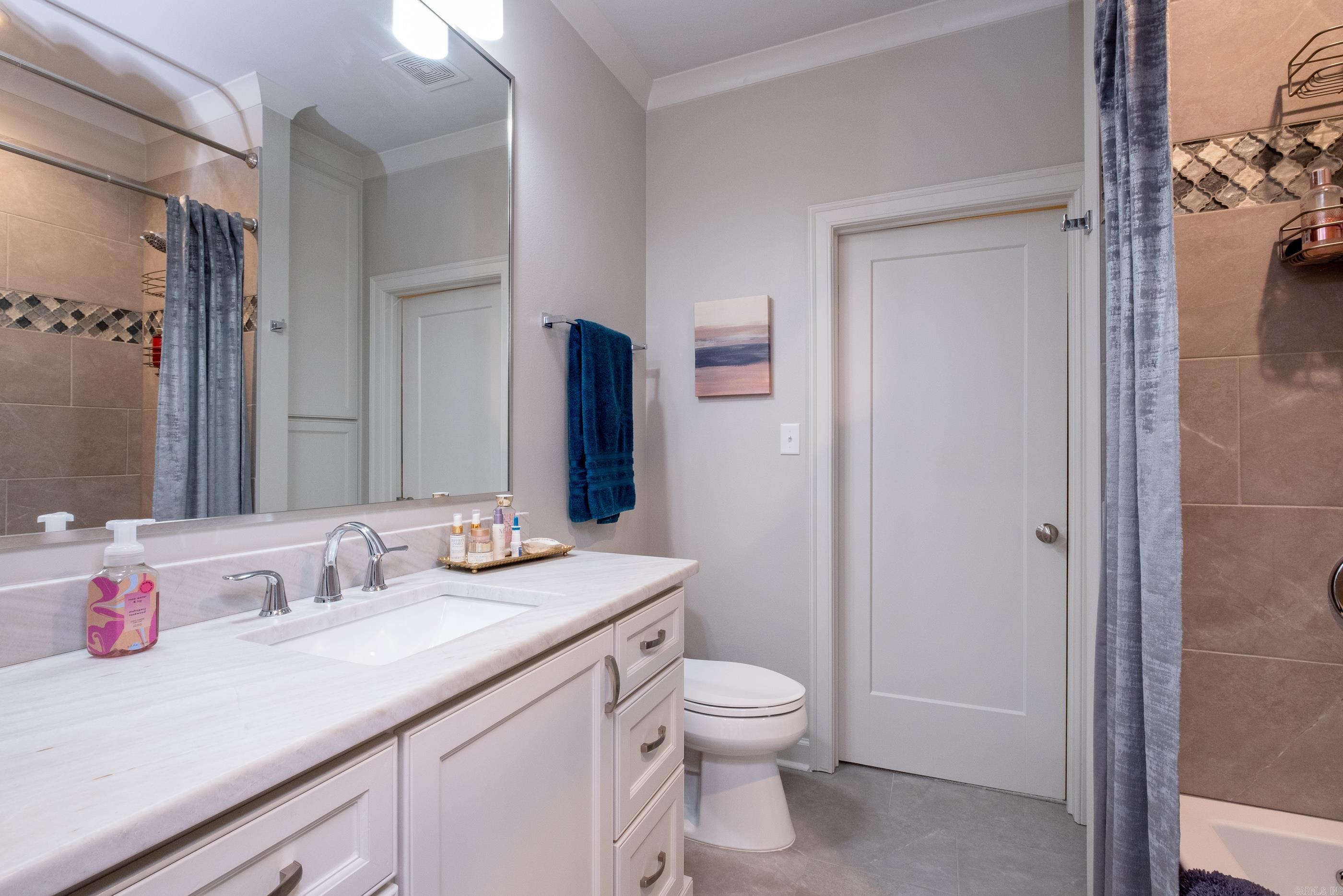 CHENAL VALLEY "FALSTONE COURT" - Residential