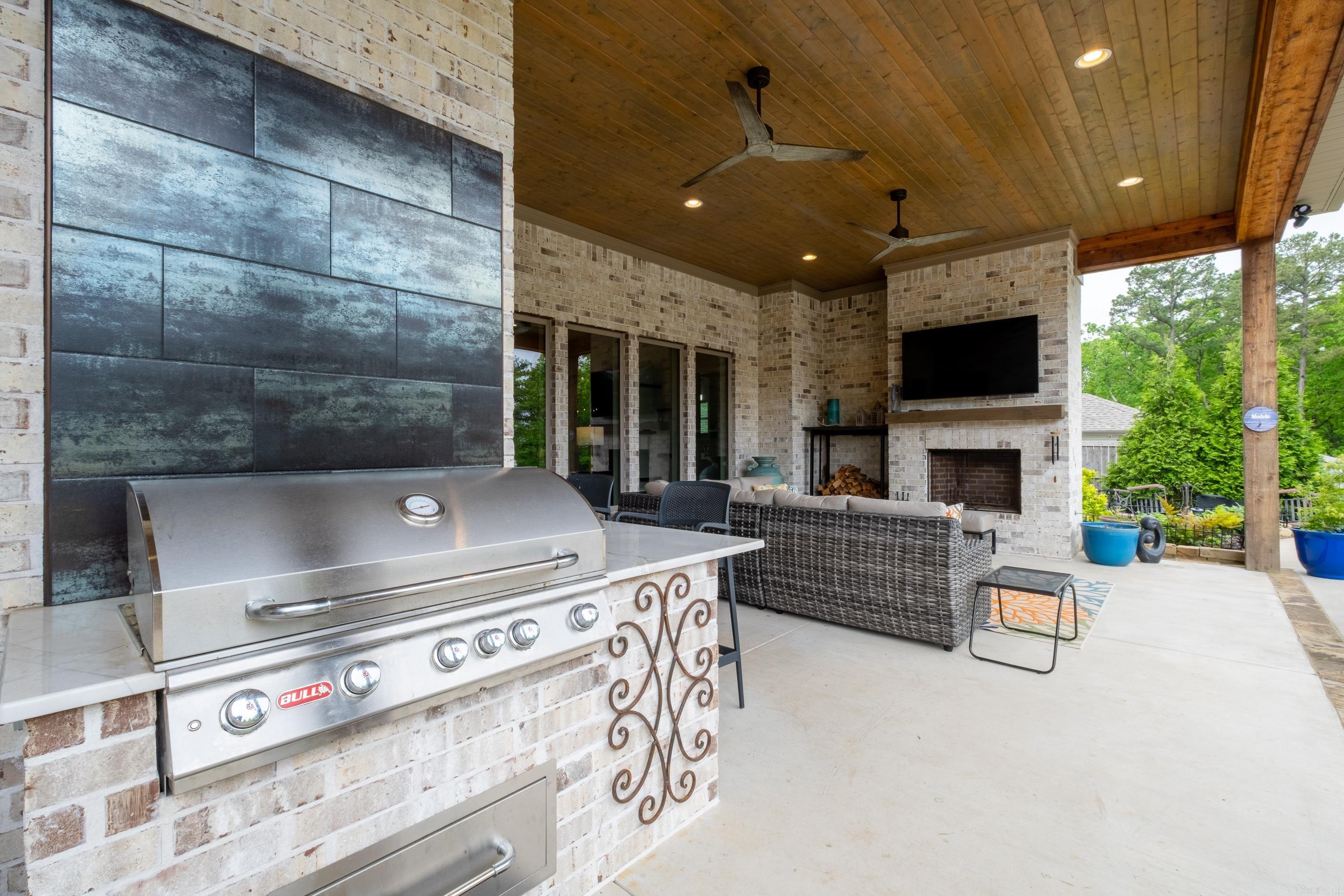 CHENAL VALLEY "FALSTONE COURT" - Residential