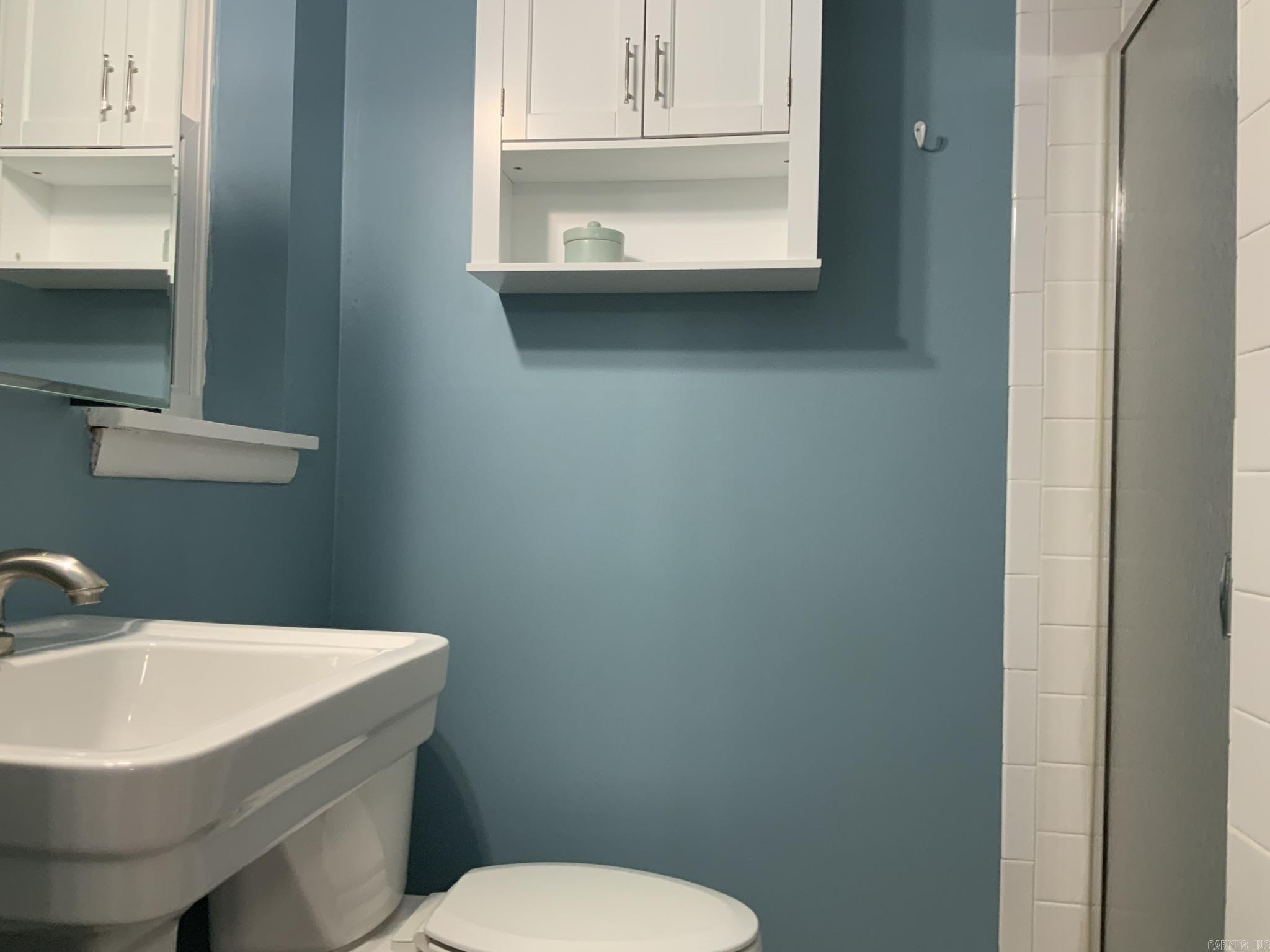 PINE WOOD HILL ADDN - Residential