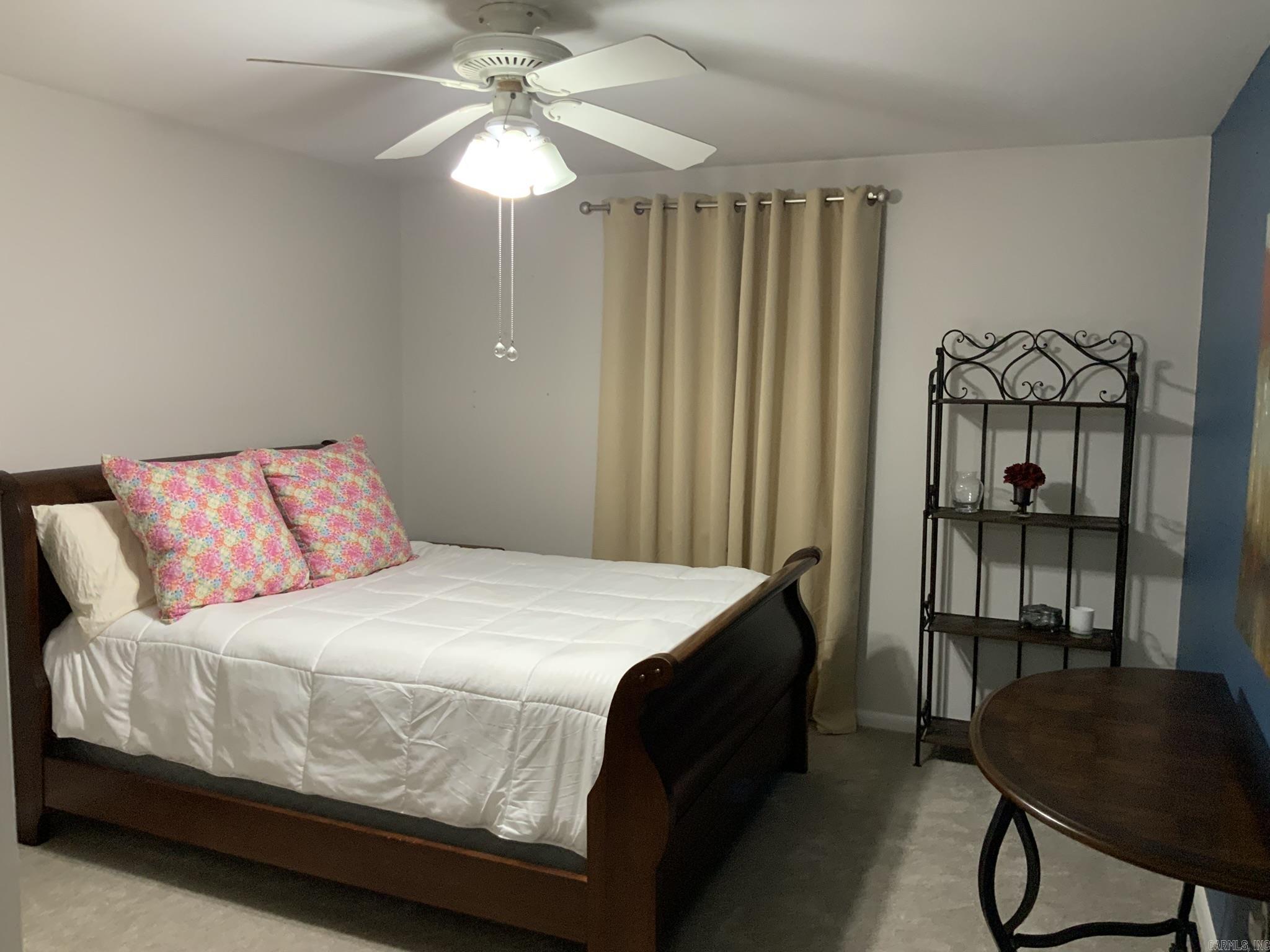 PINE WOOD HILL ADDN - Residential