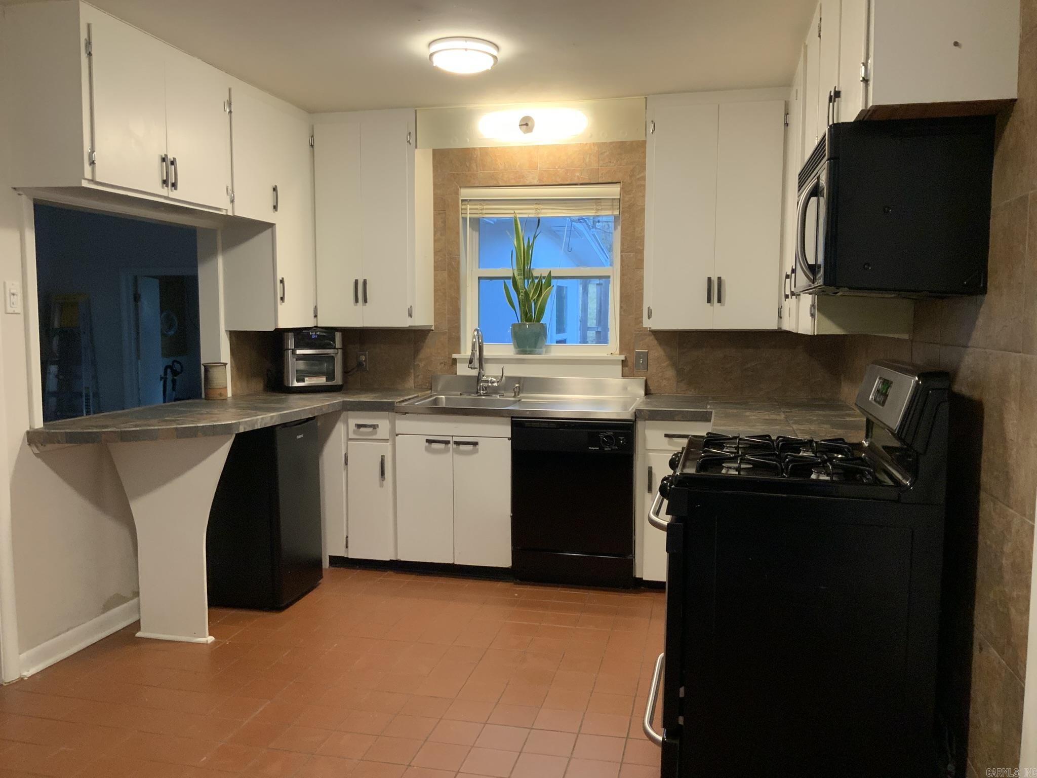 PINE WOOD HILL ADDN - Residential