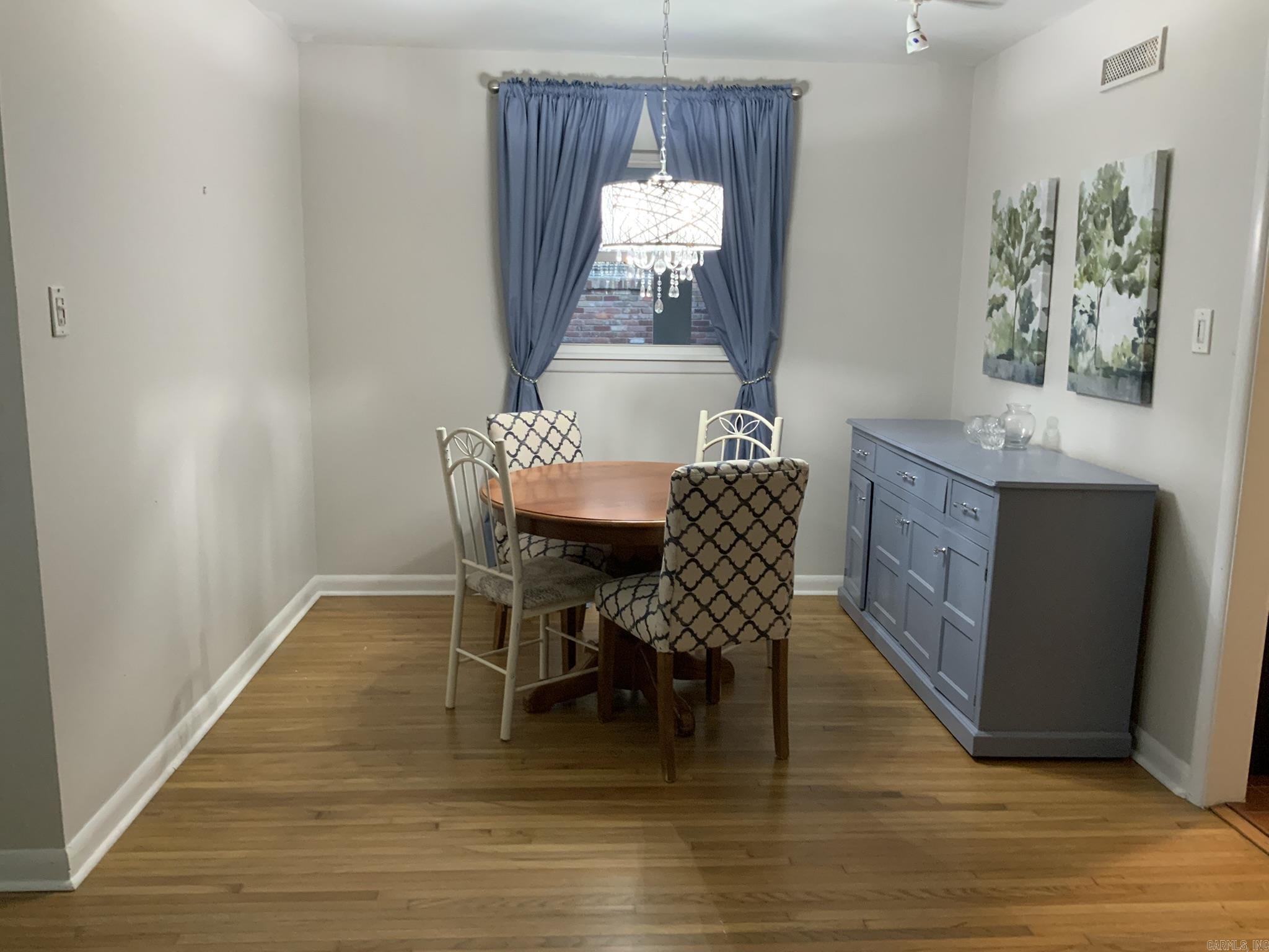 PINE WOOD HILL ADDN - Residential