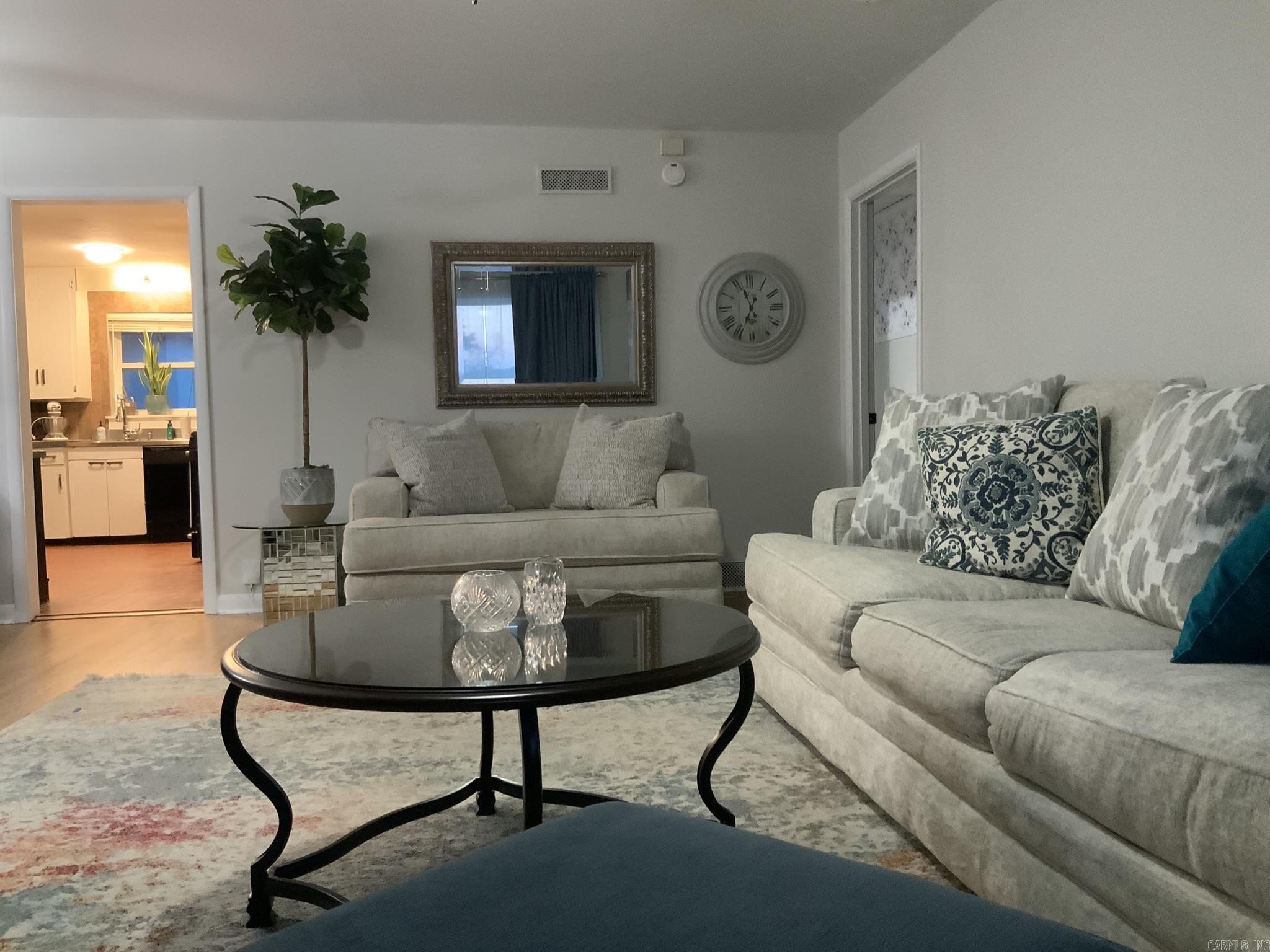 PINE WOOD HILL ADDN - Residential