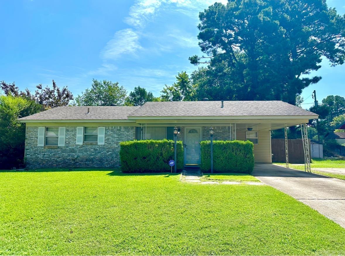 Great first home or an investment property right in the heart of Jacksonville! Don't miss out on this 3 bed, 1 bath home that is ready for it's next owner and features a nice corner lot and an in-ground pool that needs some TLC. Take a look at this home today and make it yours! BEING SOLD AS IS.