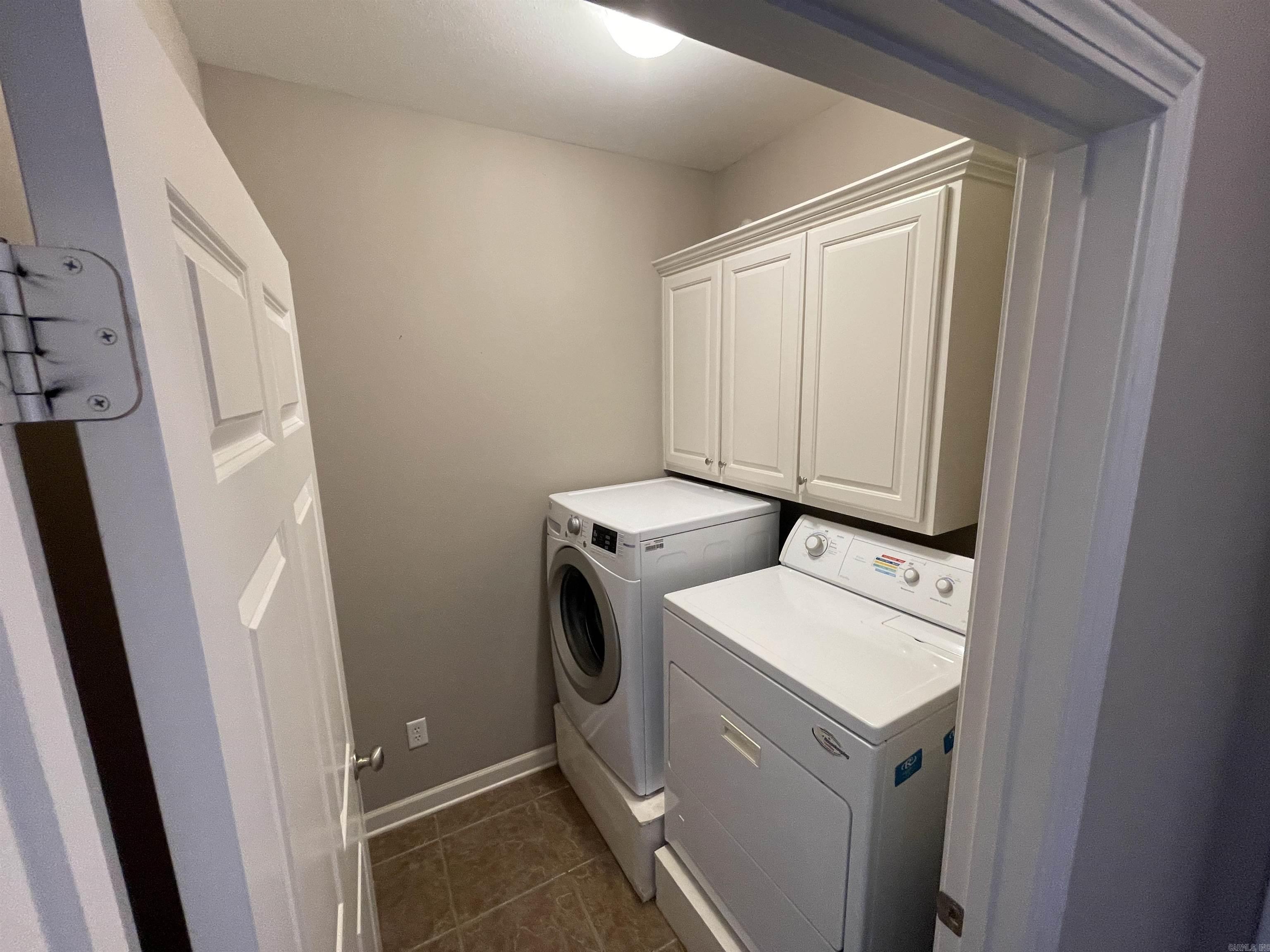 THE OAKS - Residential