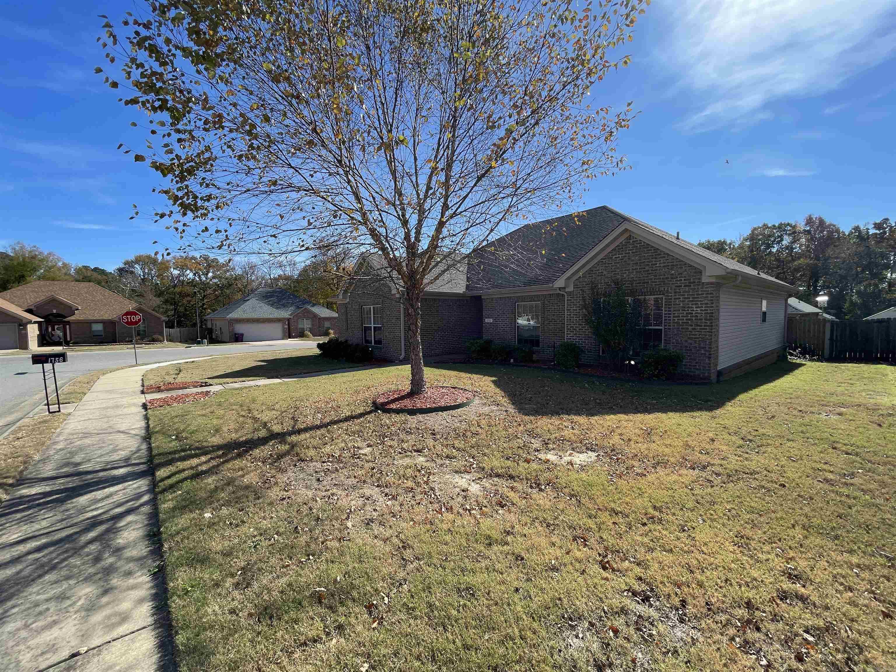 THE OAKS - Residential