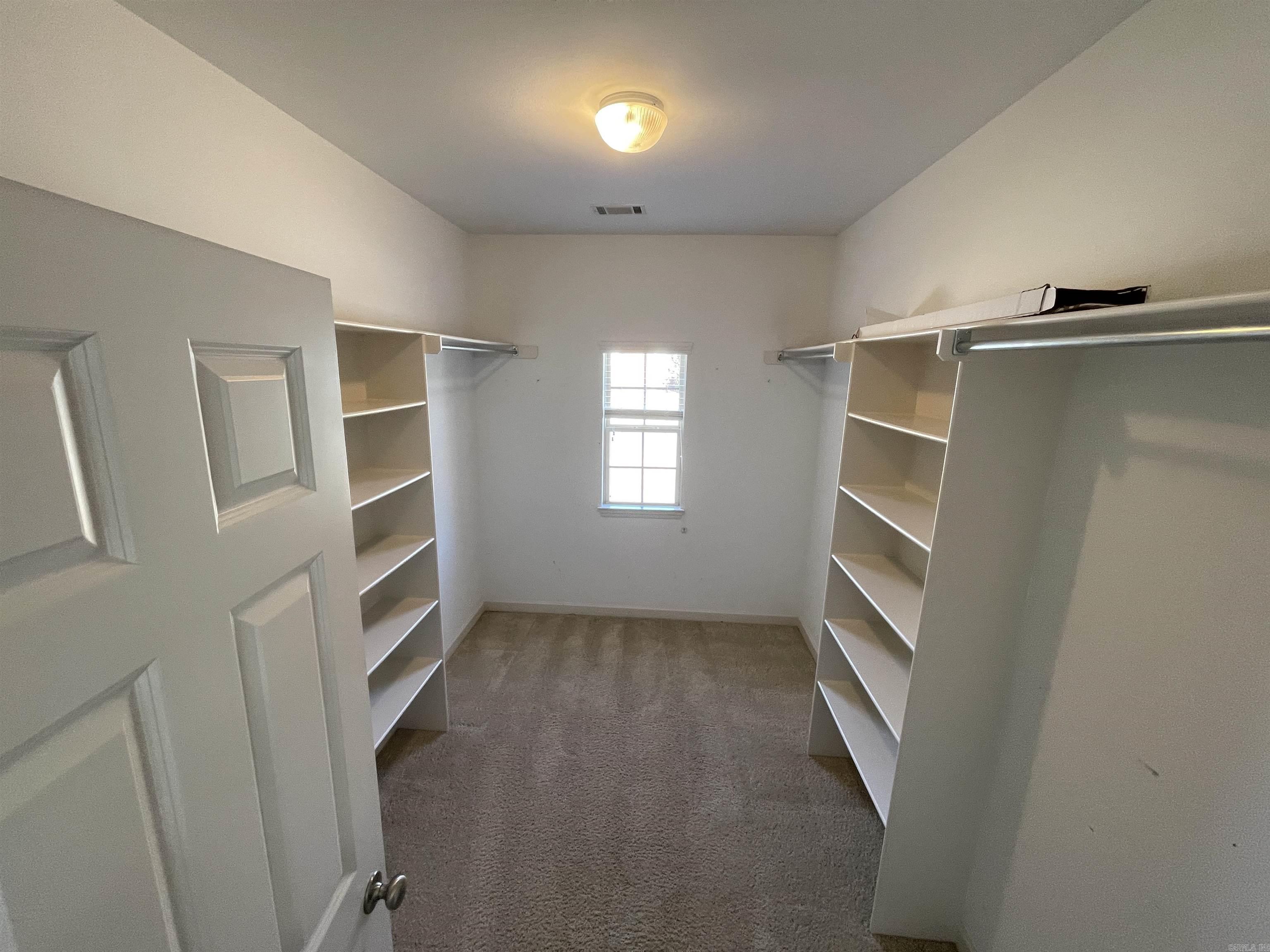 THE OAKS - Residential