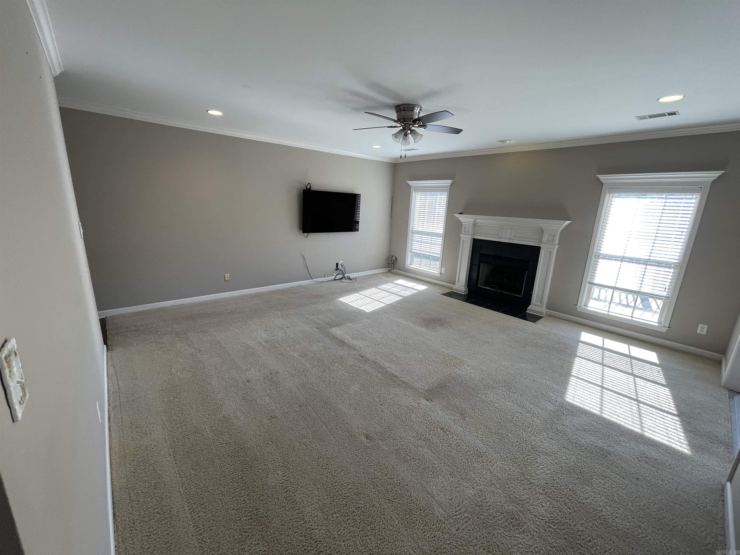 THE OAKS - Residential