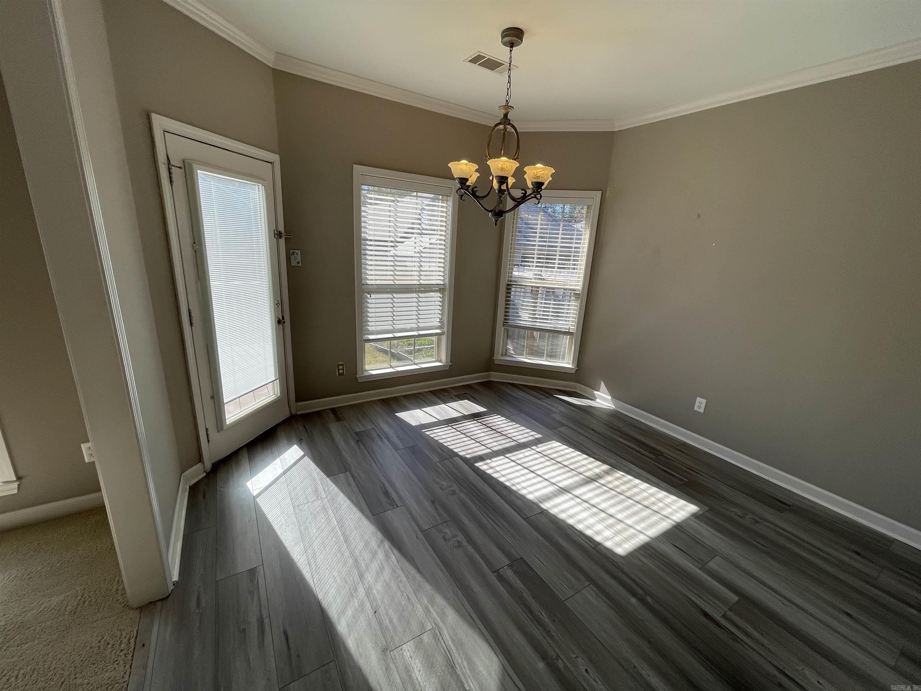 THE OAKS - Residential