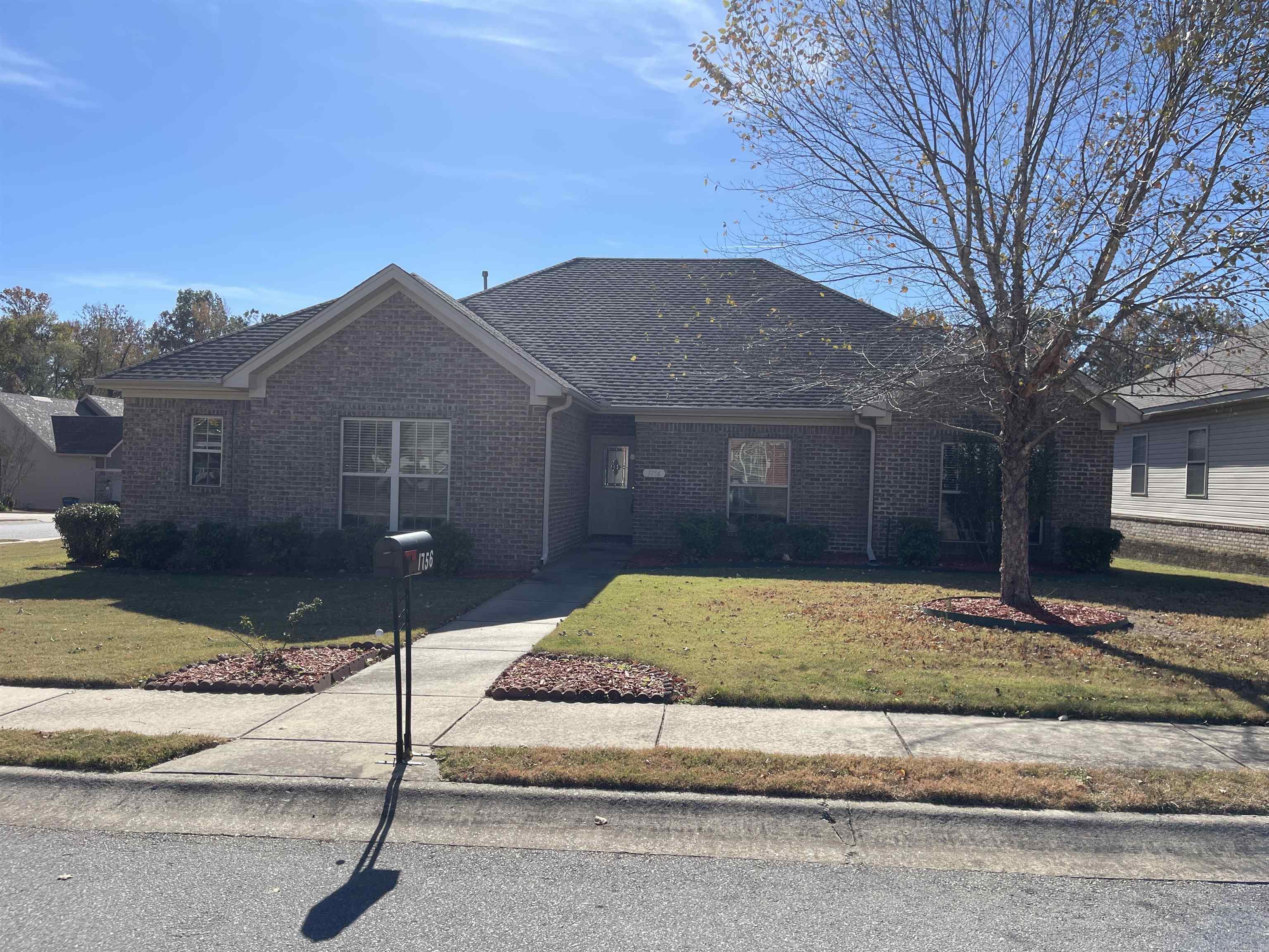 THE OAKS - Residential