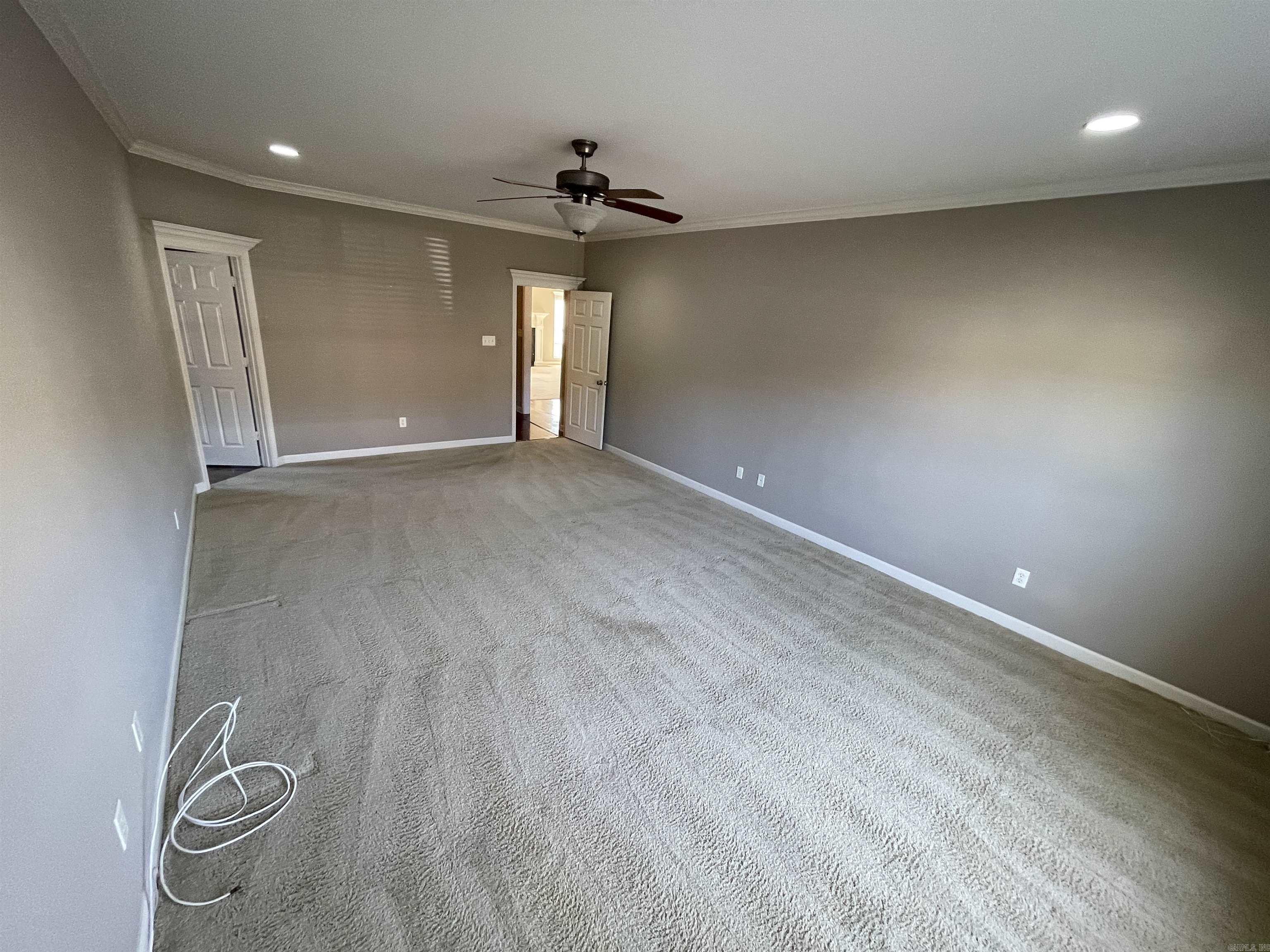 THE OAKS - Residential