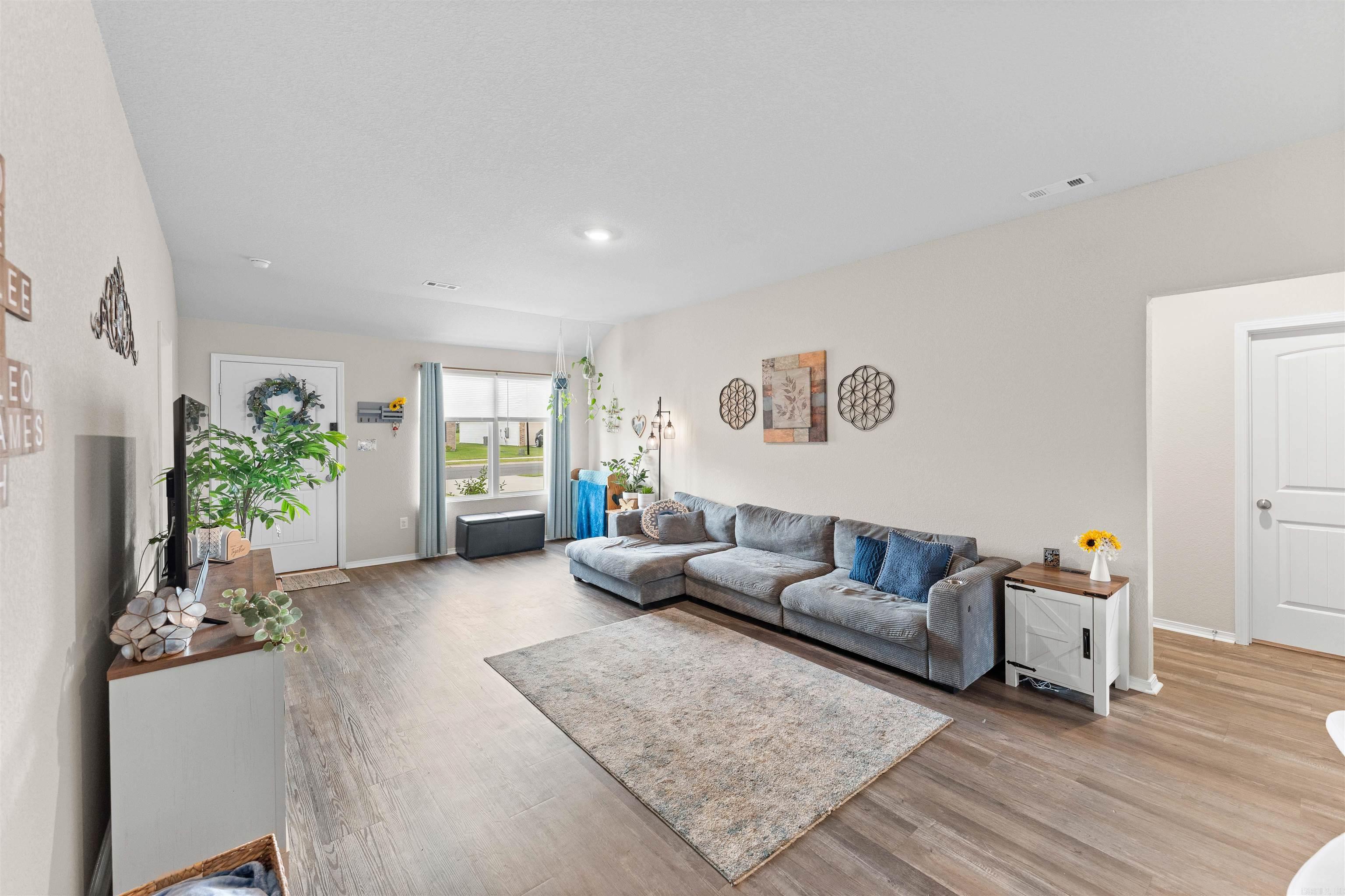 HILL FARM - Residential