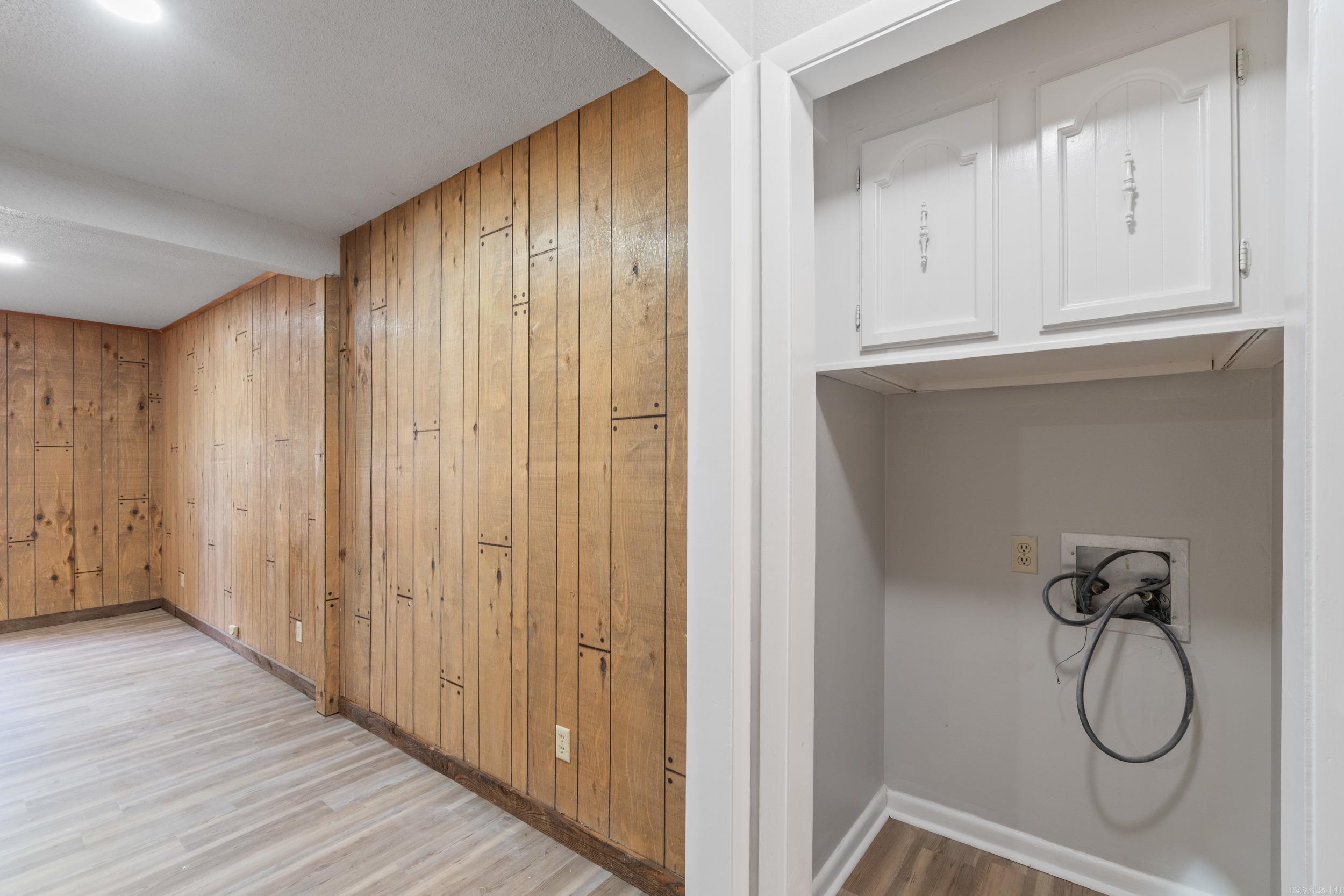 ROYAL MANOR - Residential