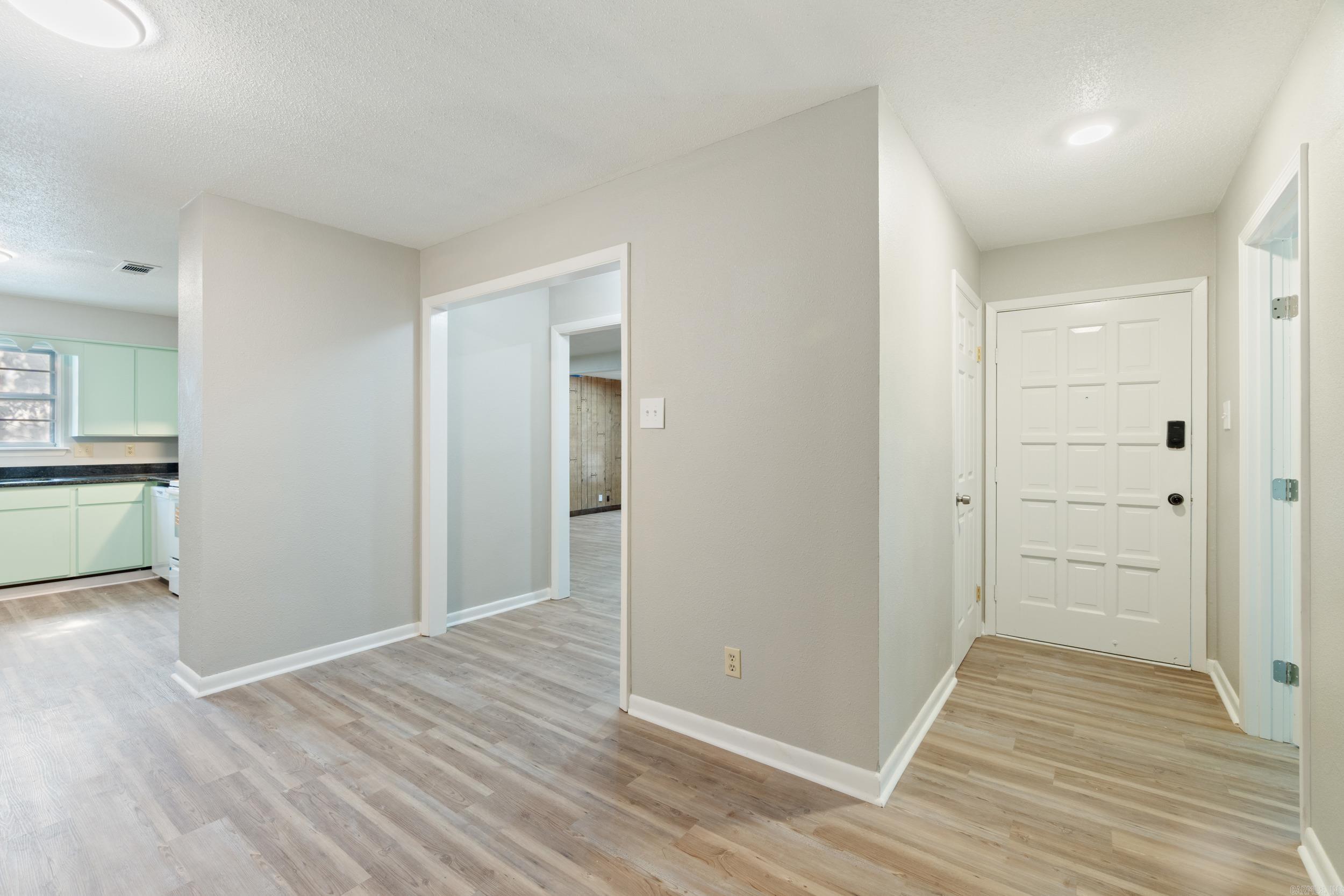 ROYAL MANOR - Residential