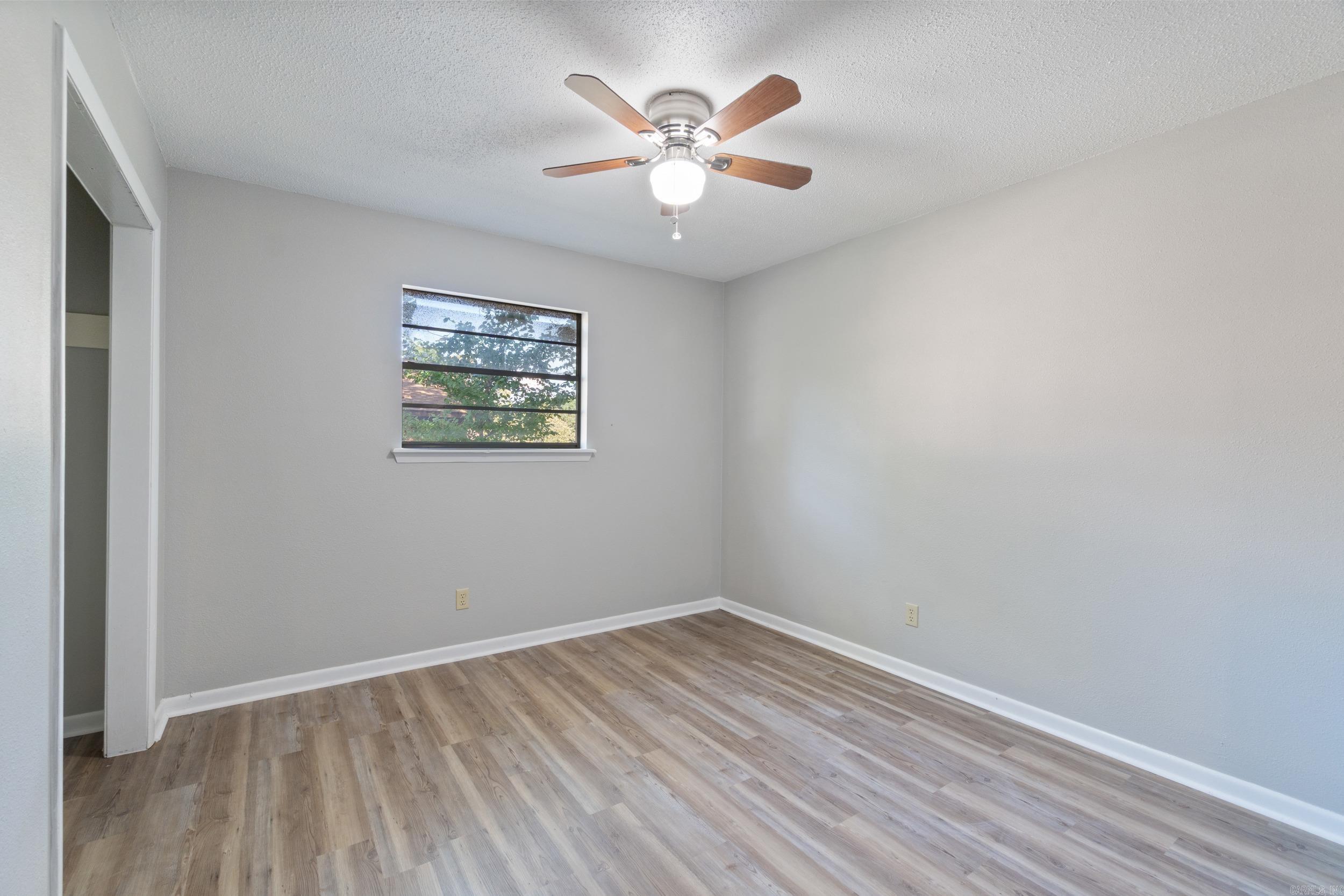 ROYAL MANOR - Residential