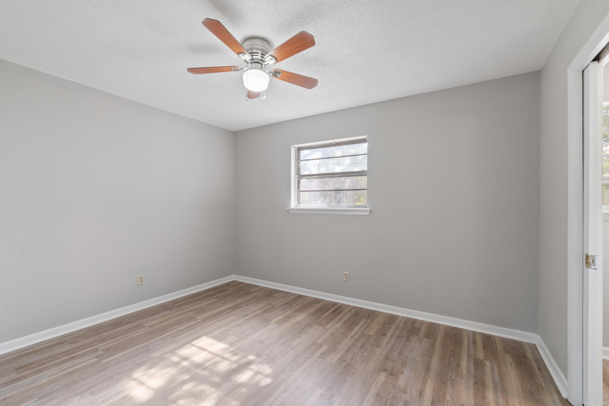 ROYAL MANOR - Residential