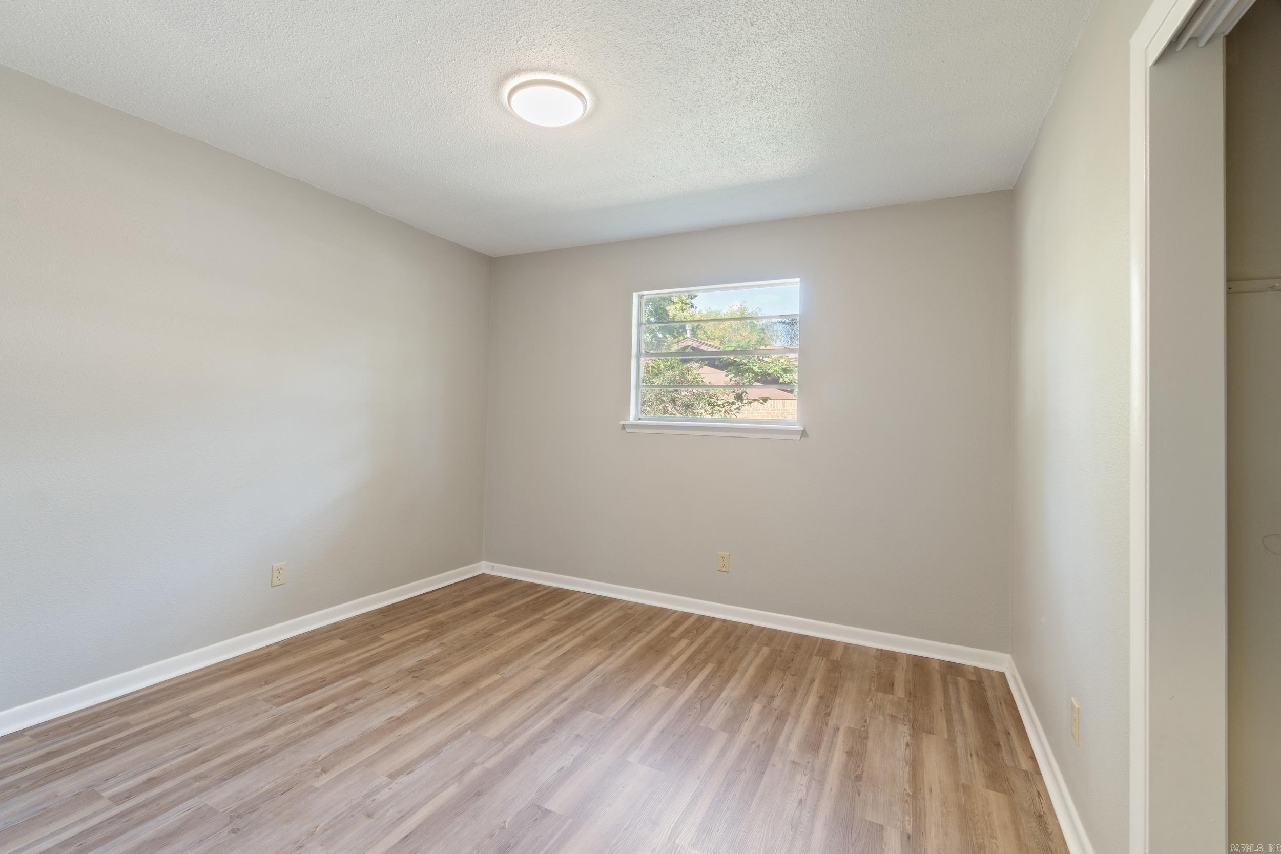 ROYAL MANOR - Residential