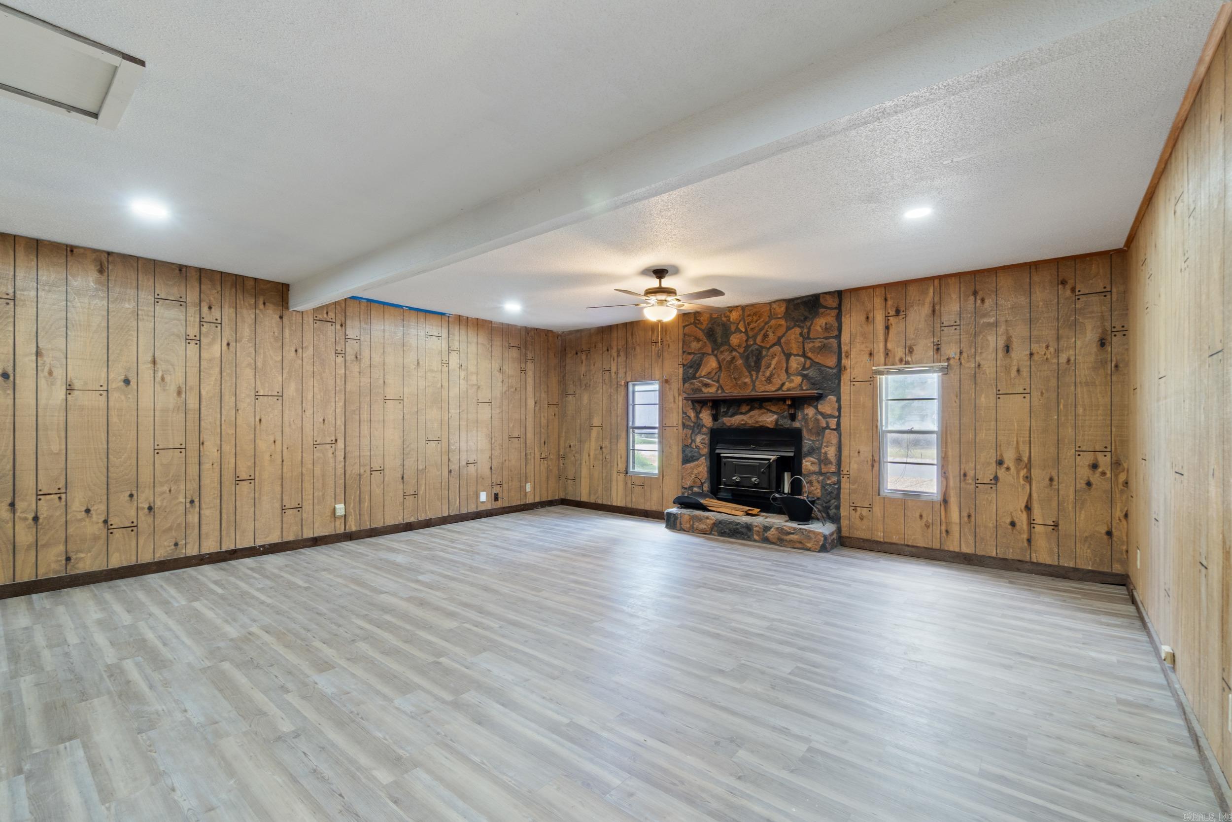 ROYAL MANOR - Residential