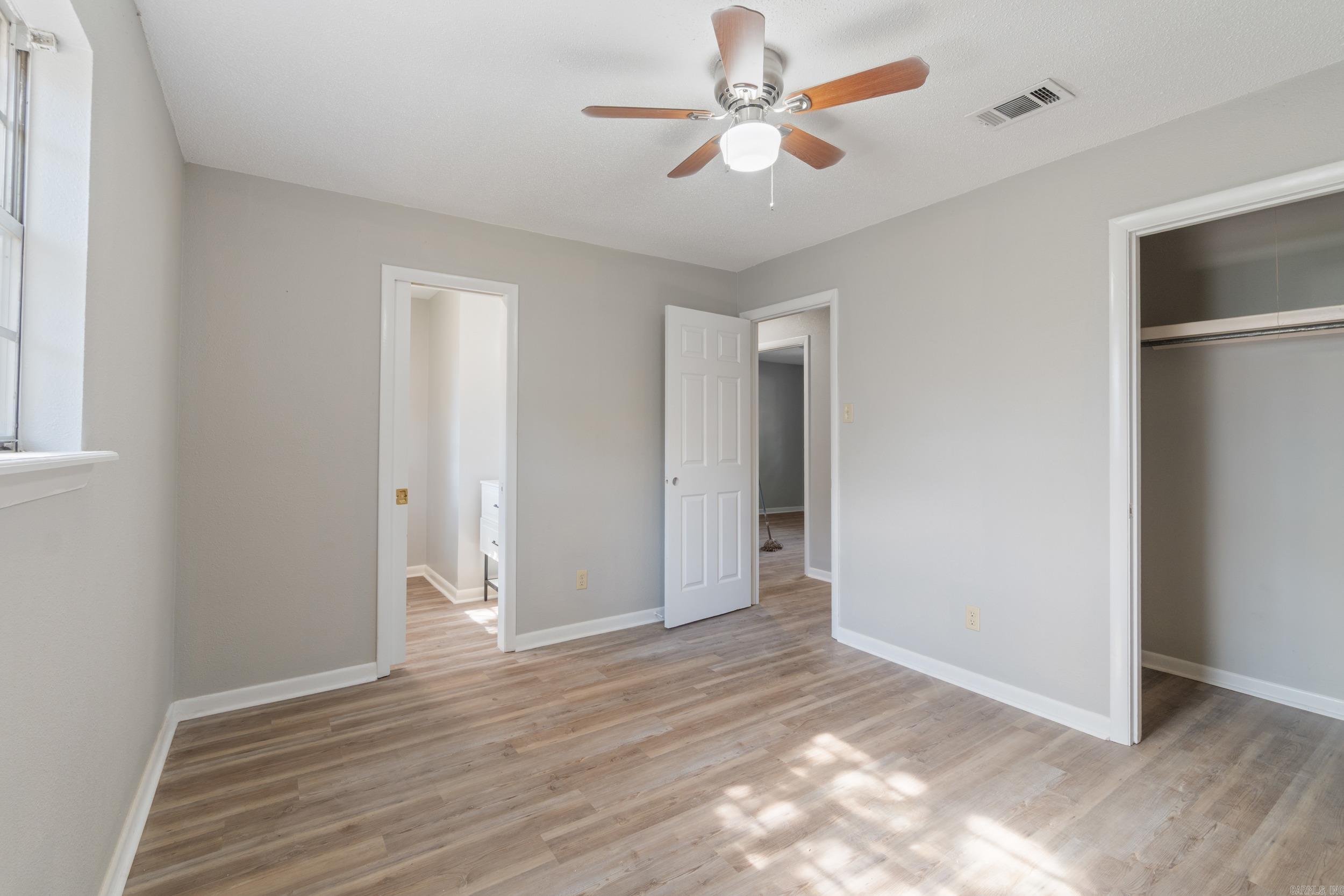 ROYAL MANOR - Residential