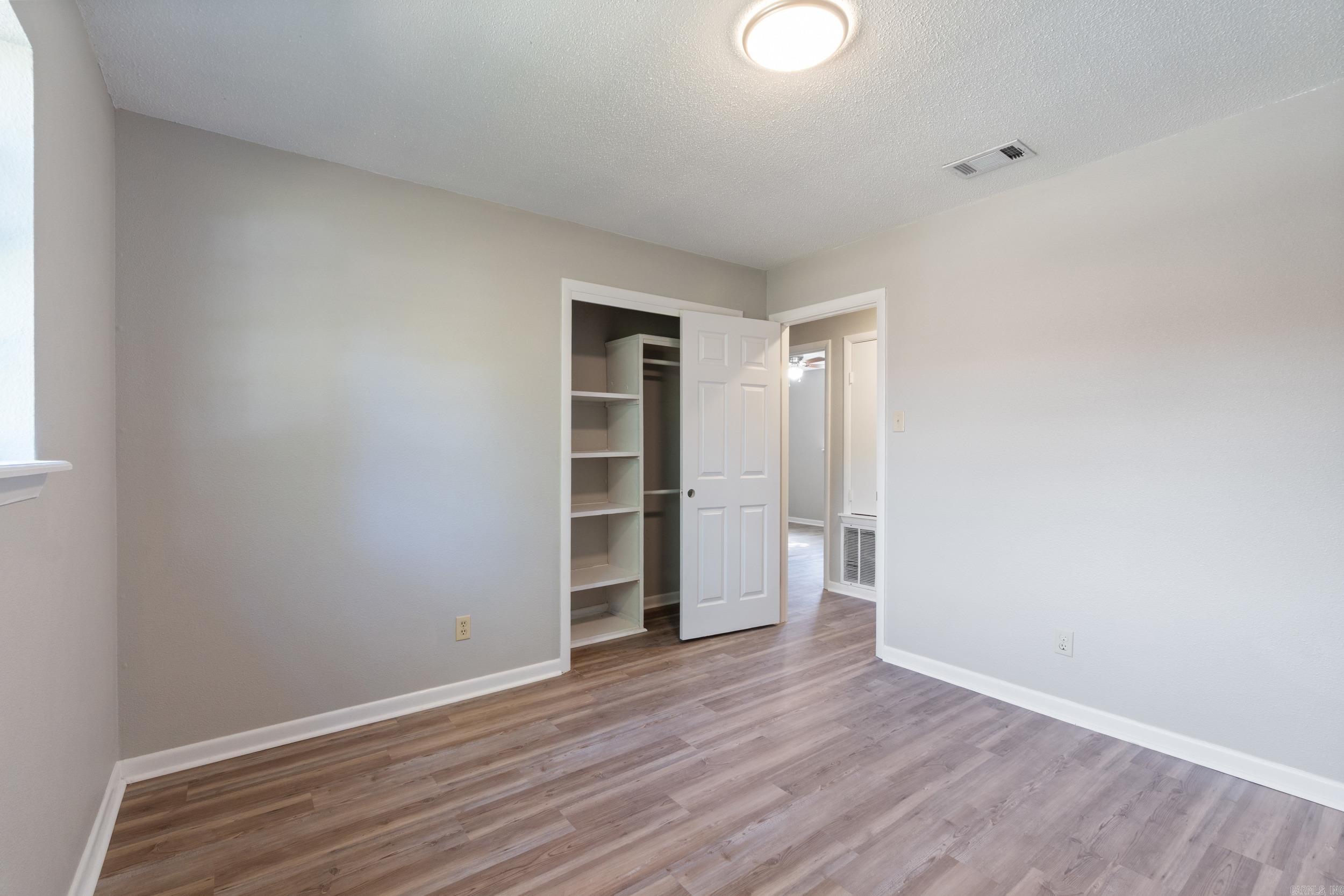 ROYAL MANOR - Residential