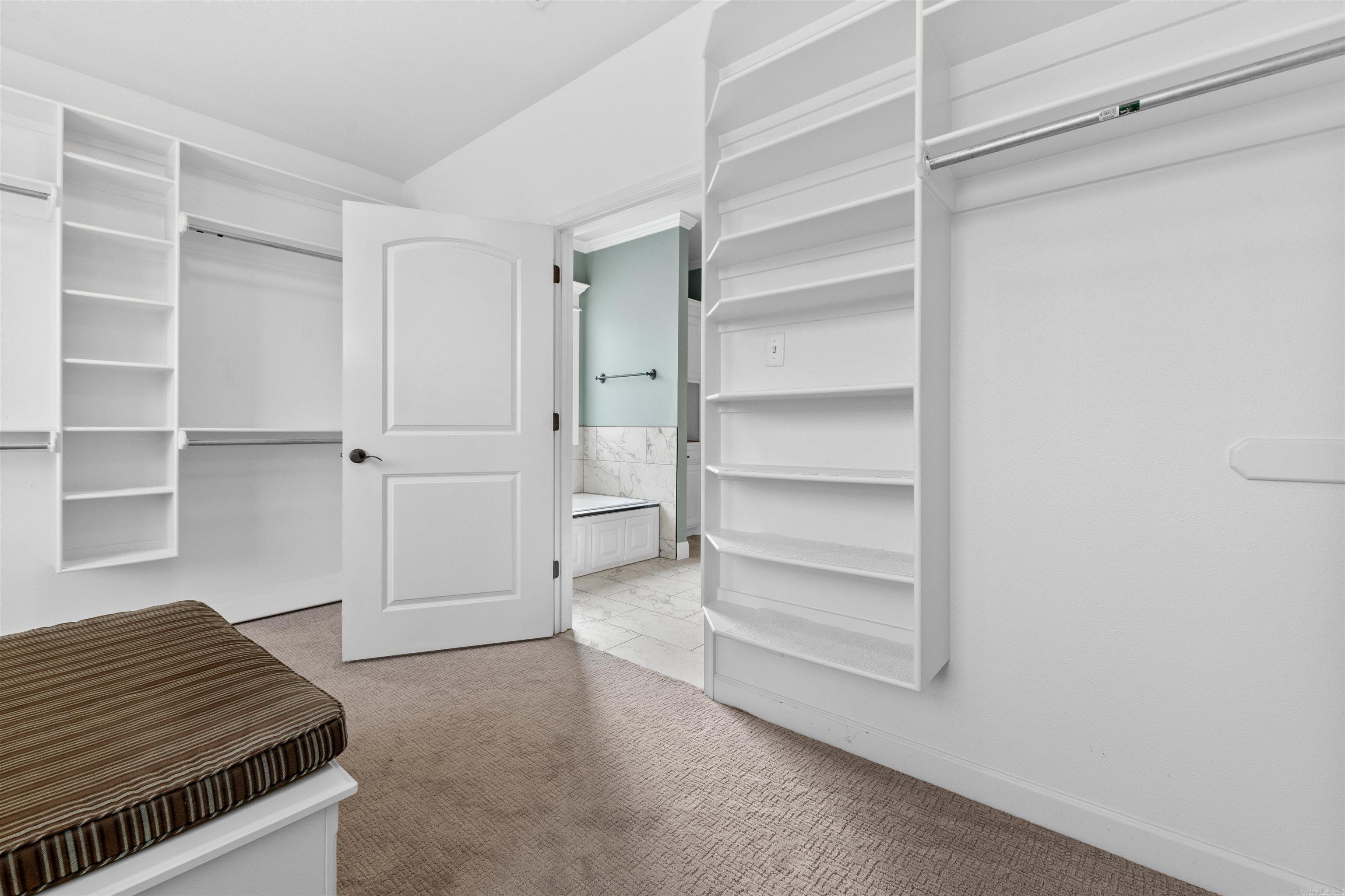 WOODLANDS EDGE - Residential