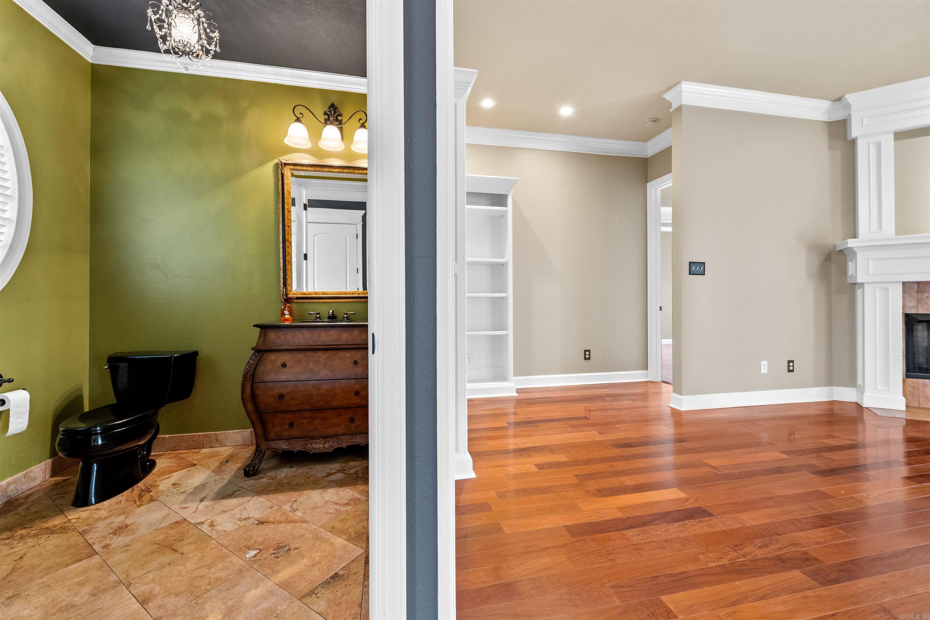 WOODLANDS EDGE - Residential