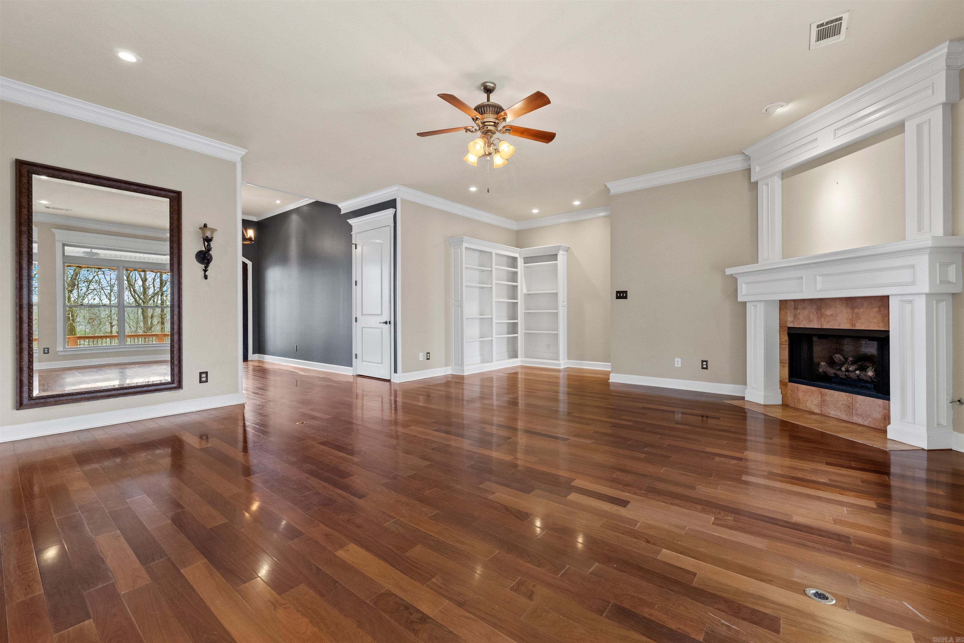 WOODLANDS EDGE - Residential