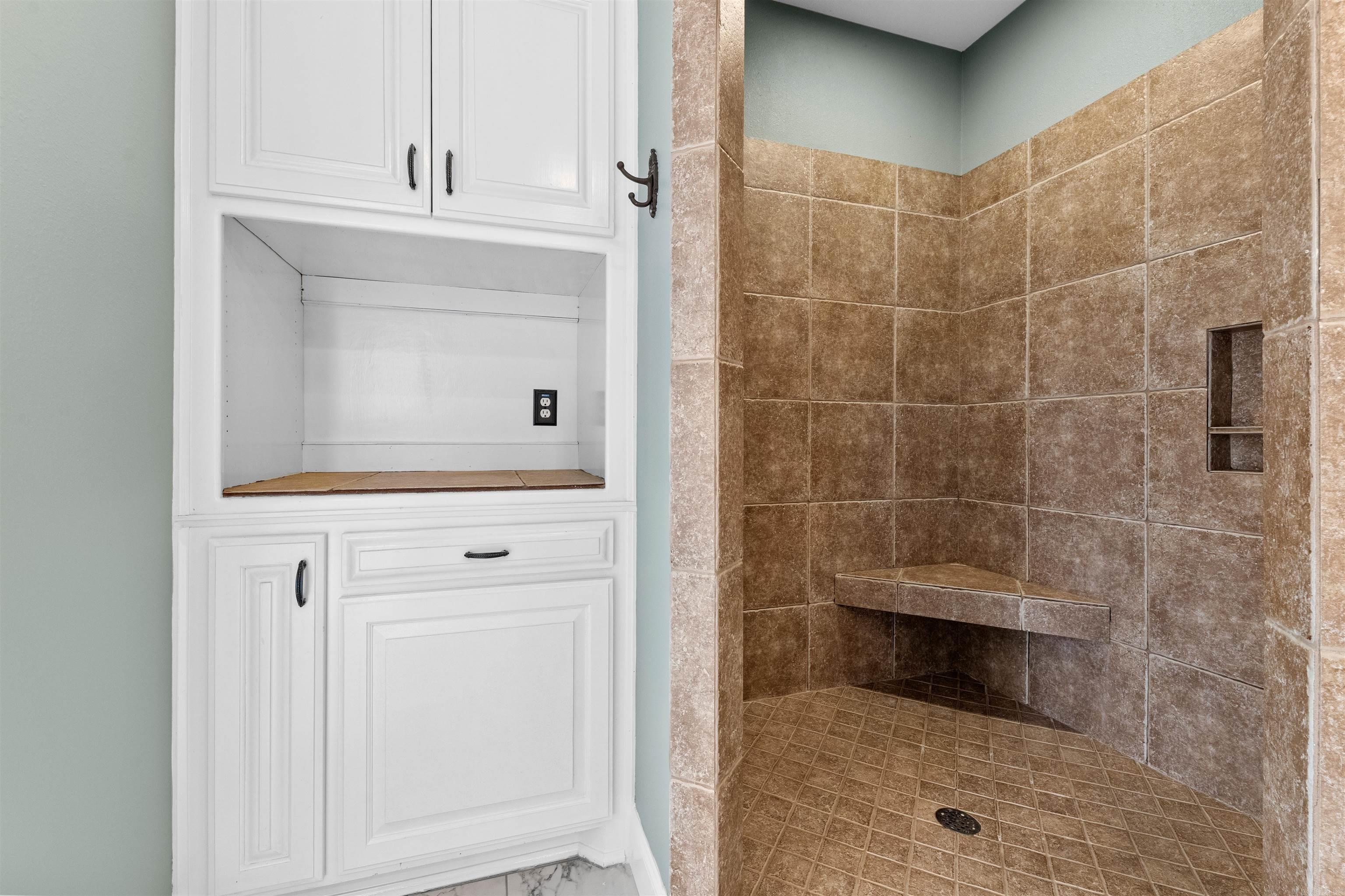 WOODLANDS EDGE - Residential