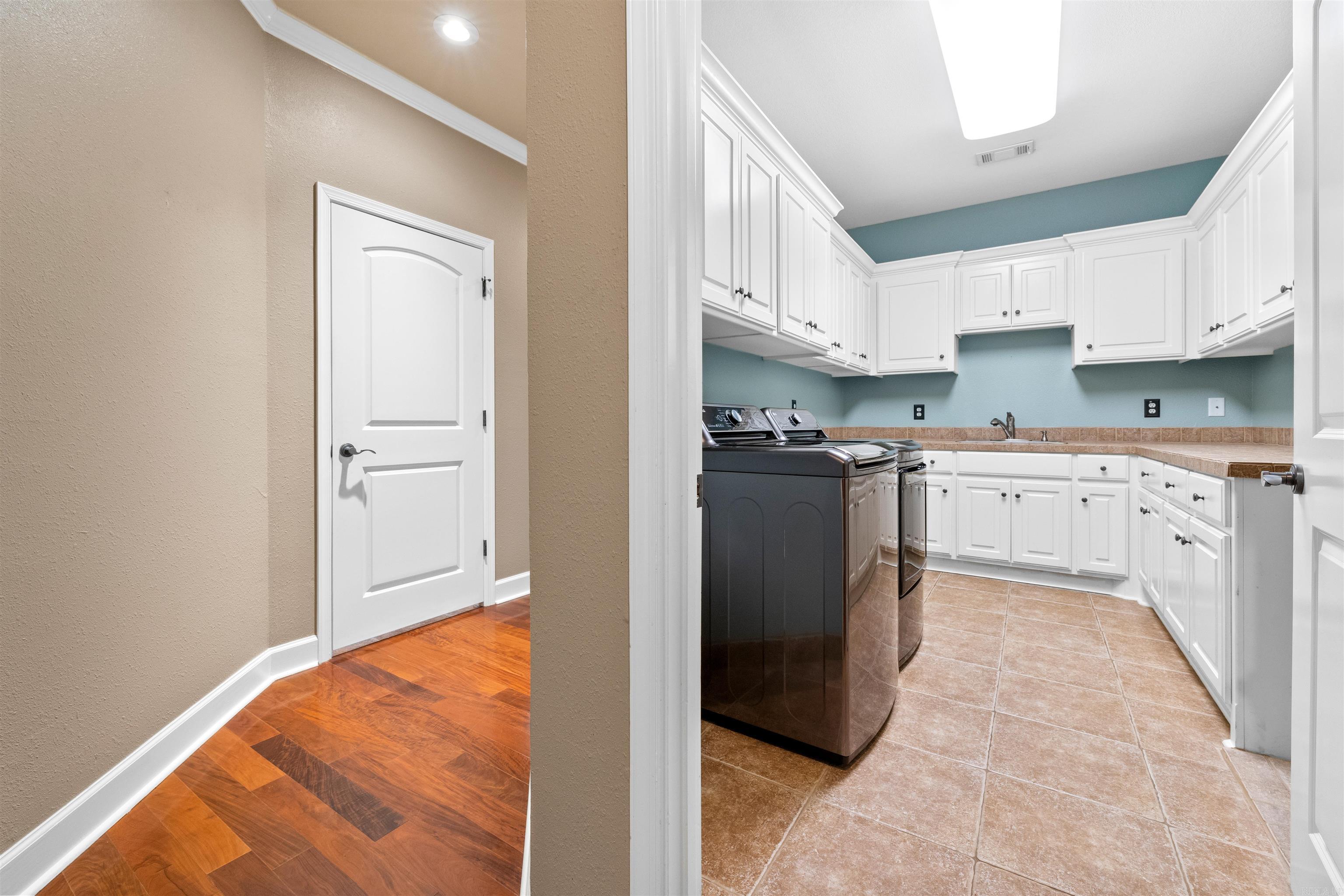 WOODLANDS EDGE - Residential