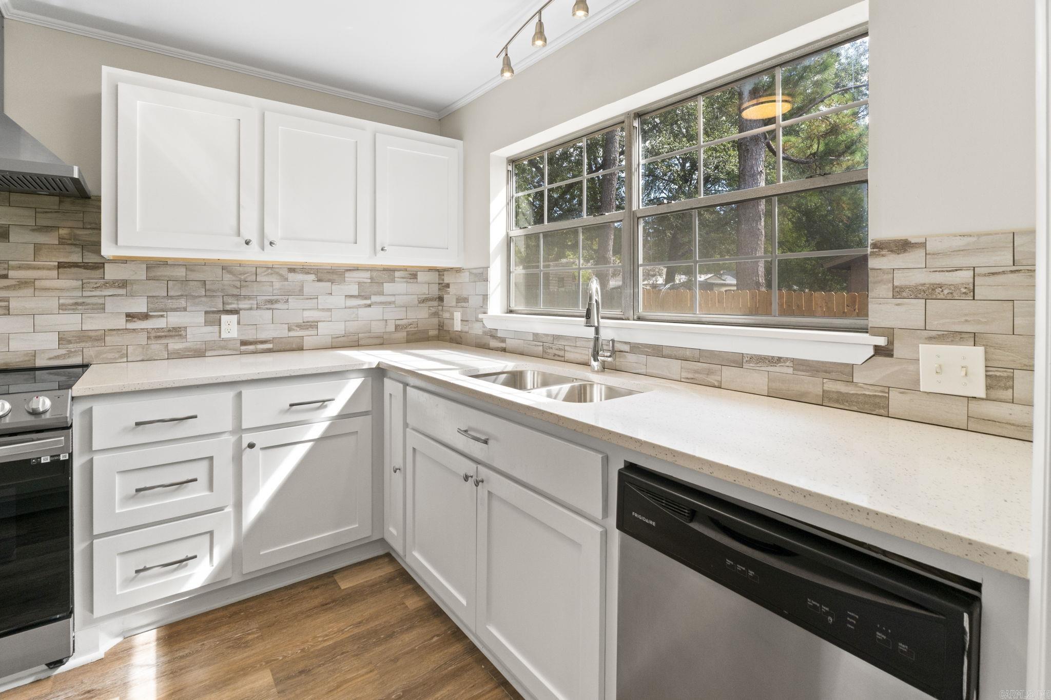 OAK FORREST - Residential