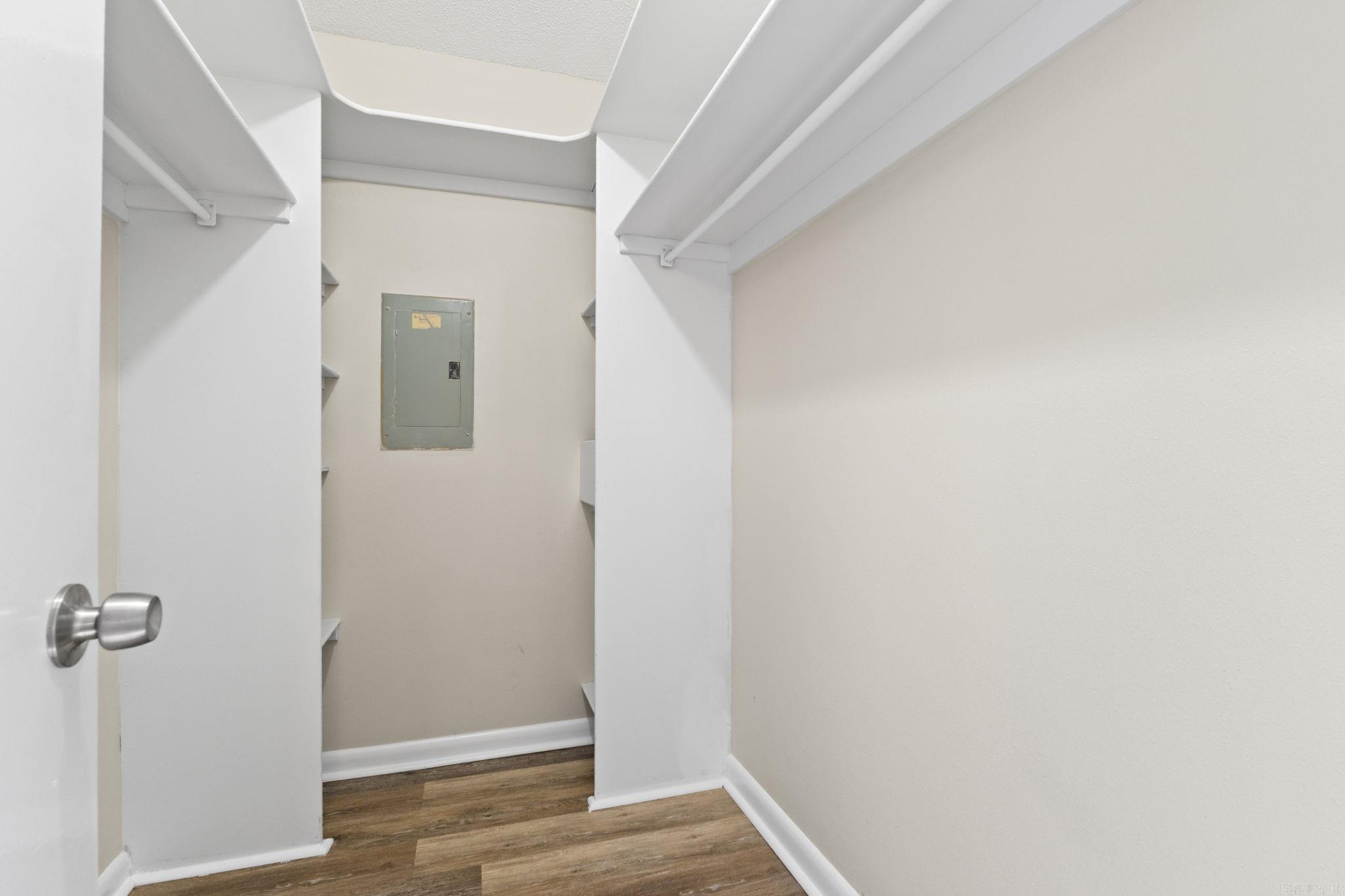 OAK FORREST - Residential