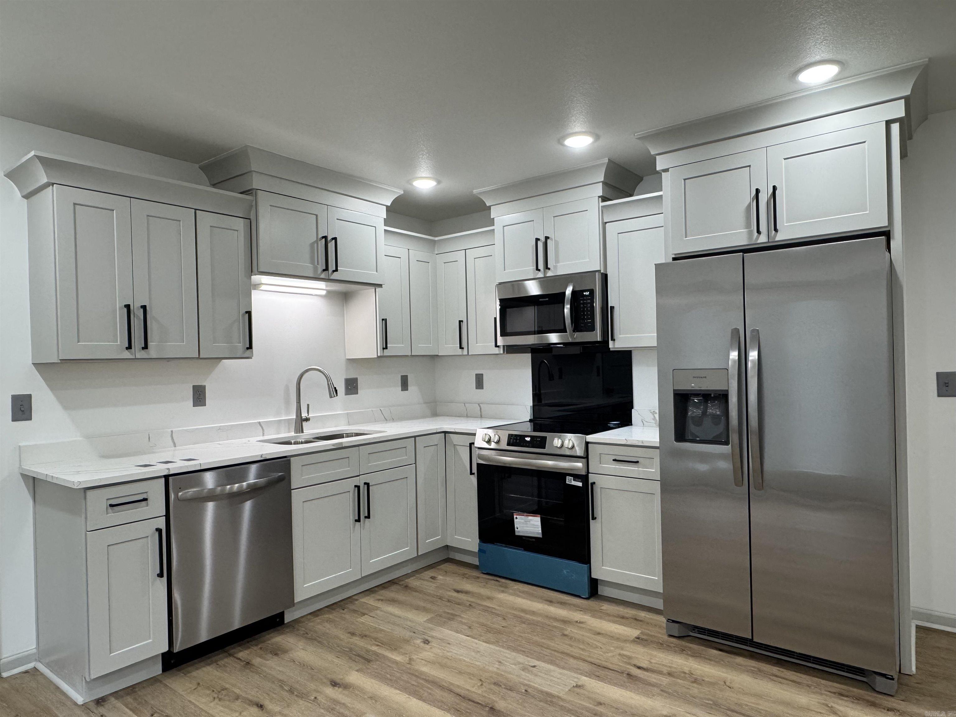 HILLVIEW ACRES - Residential