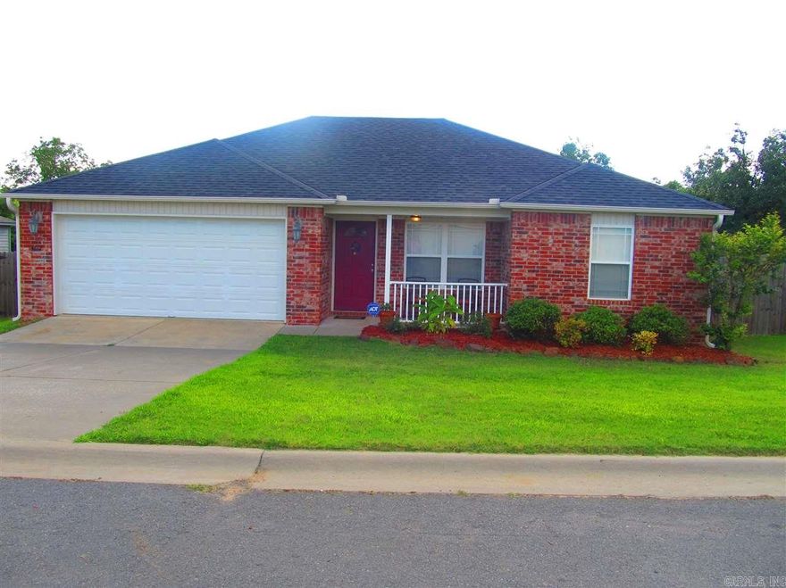 LOVED home in the tranquil Woodside Place Community! The perfect home for a single, newlywed, first time buyer or empty nester.  This home has 3 bedrooms (split master) and 2 full baths. The master has a gorgeous tray ceiling and walk-in closet. Open floor-plan to kitchen and family room with vaulted ceilings and crown!  Entire home freshly painted! All carpets professionally cleaned! Refrigerator stays! Washer and dryer stays! Alarm! And, home qualifies for Rural Development; which means 0% down payment!!!