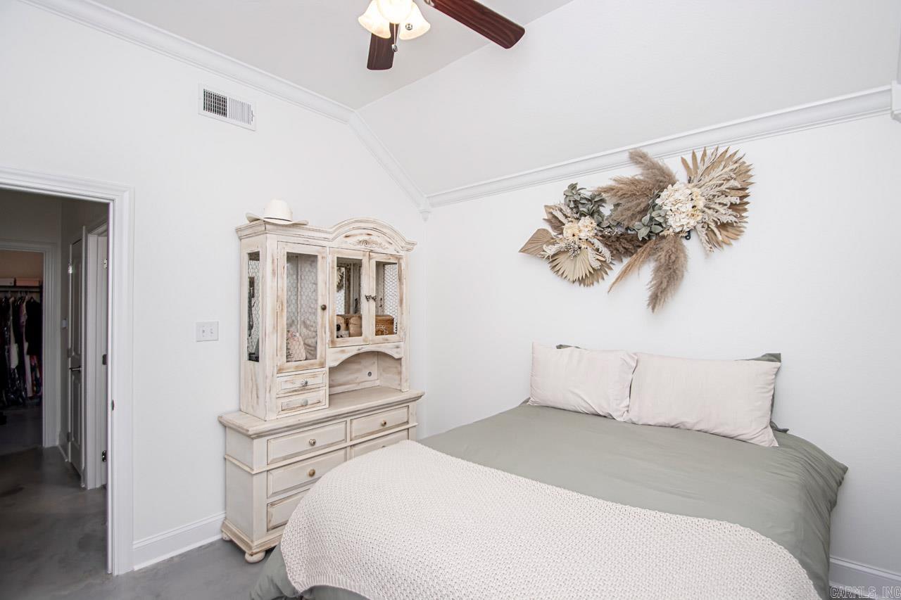 COUNTRY CLUB OF ARK THE - Residential