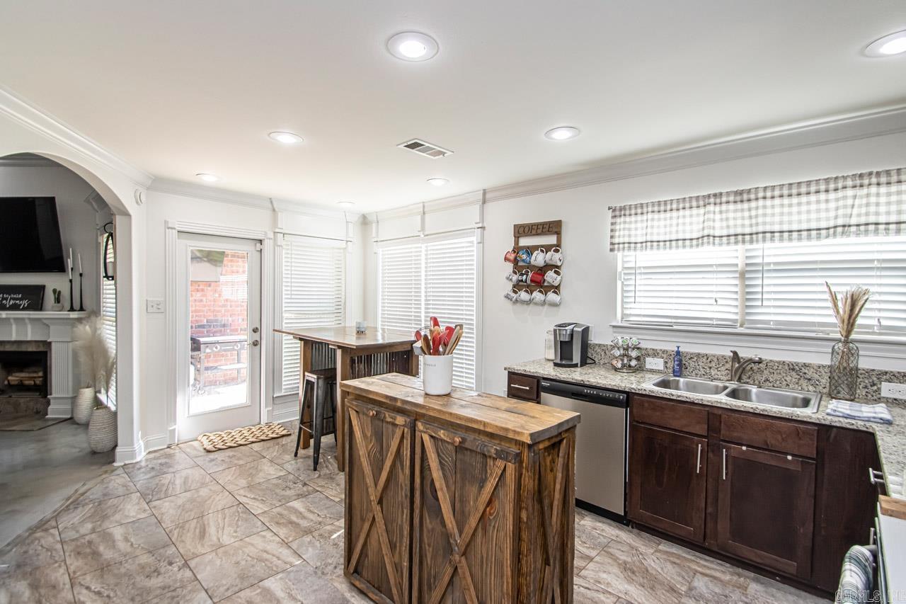 COUNTRY CLUB OF ARK THE - Residential