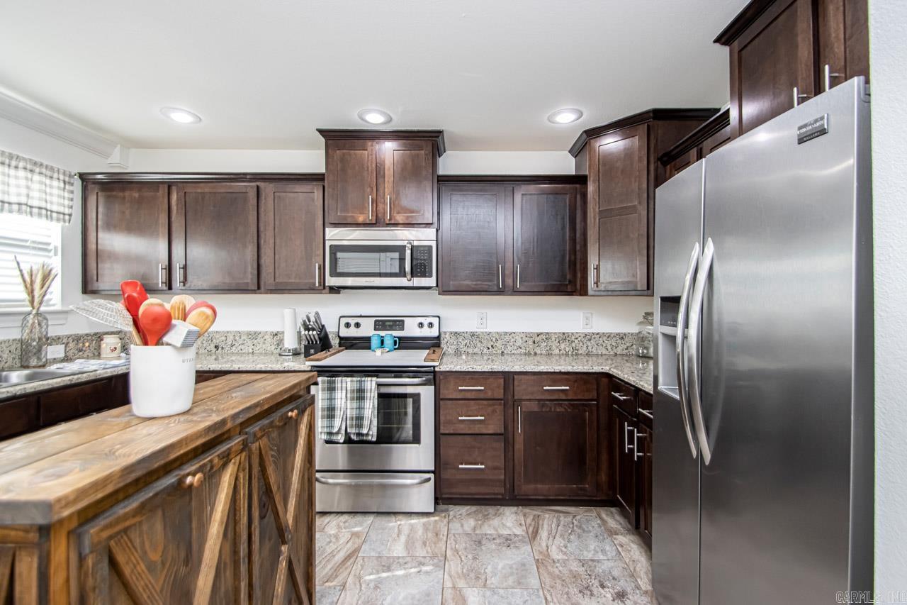 COUNTRY CLUB OF ARK THE - Residential