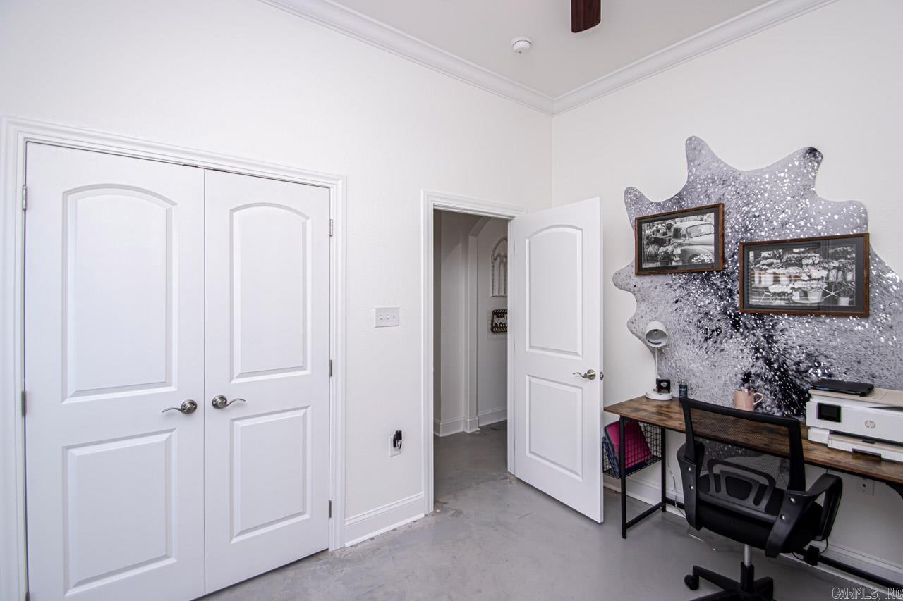 COUNTRY CLUB OF ARK THE - Residential