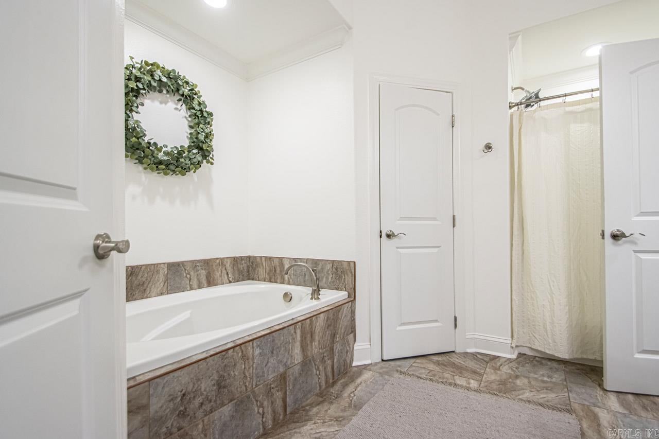 COUNTRY CLUB OF ARK THE - Residential